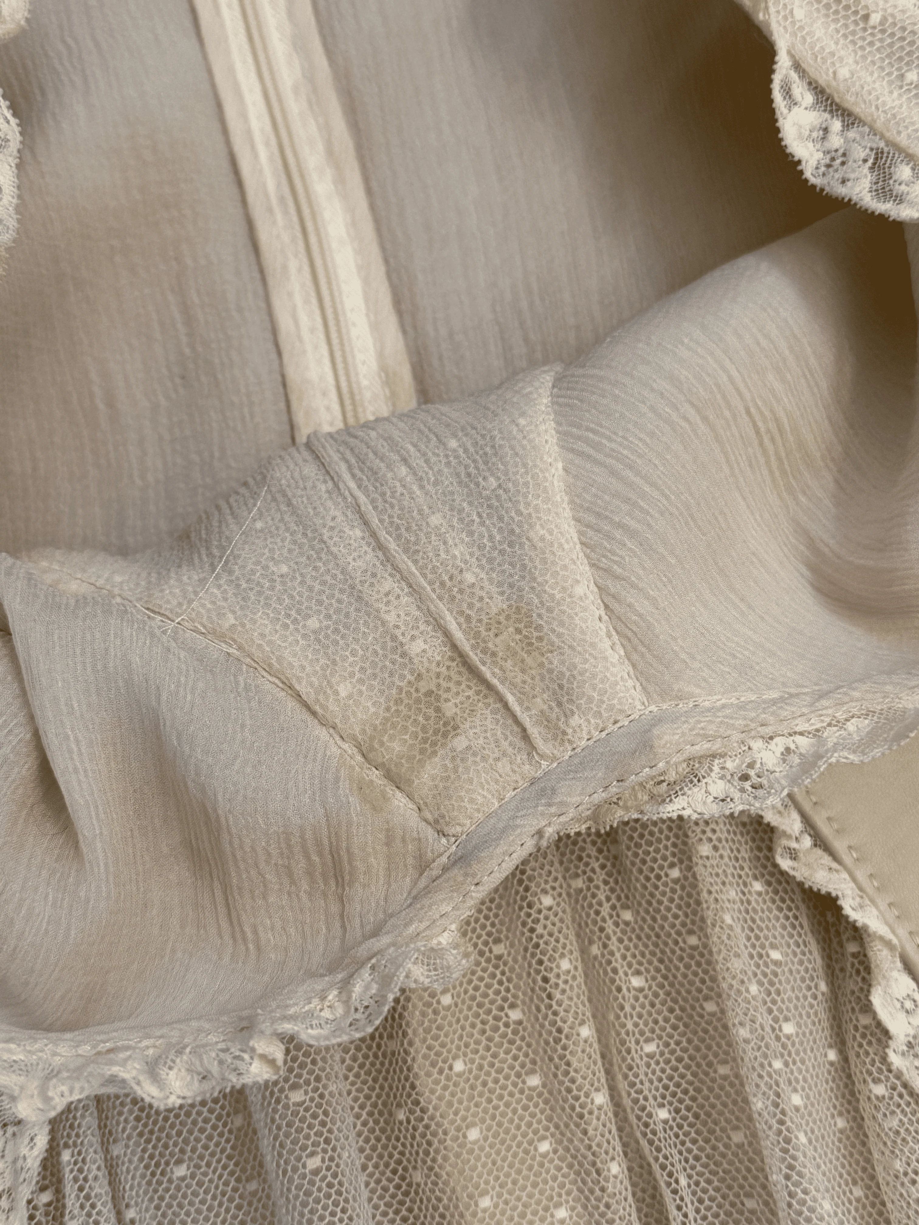 Alexander McQueen SS 2005 Ivory Lace Corset Top - Image 5