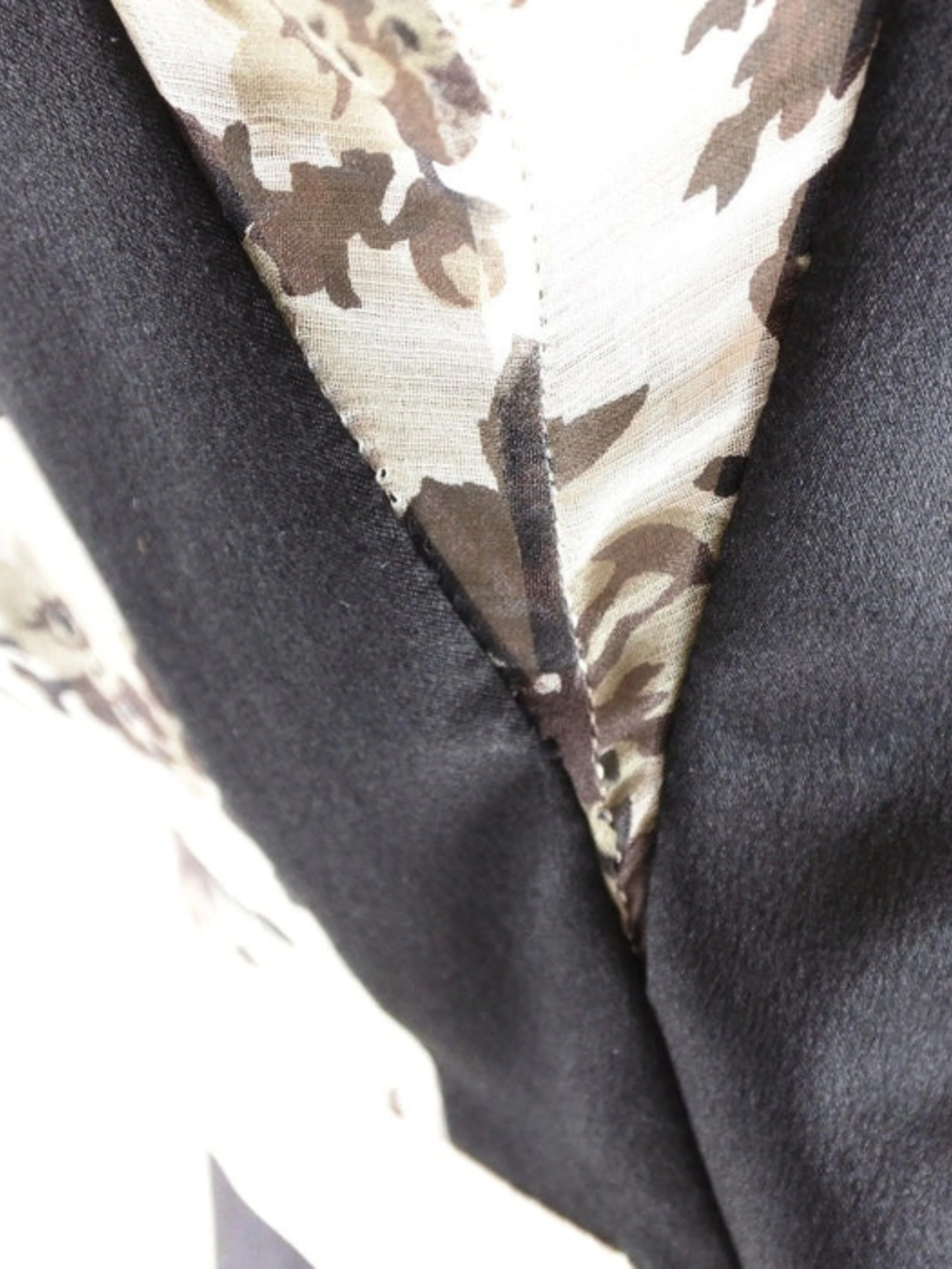 Balenciaga 2000s White and Black Silk Dress - Image 6
