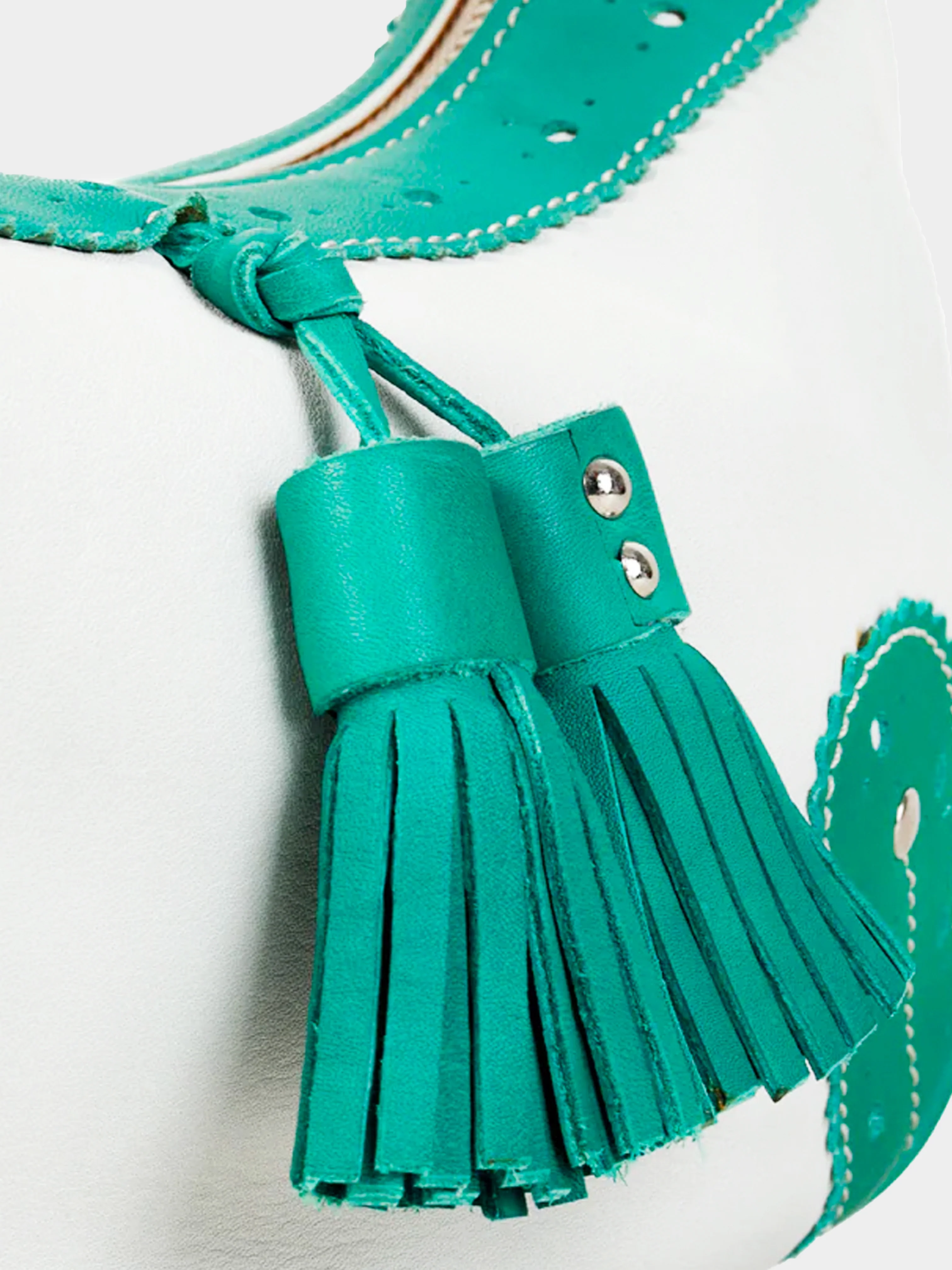 Burberry 2000s White and Teal Leather Brogue Handbag - Image 4