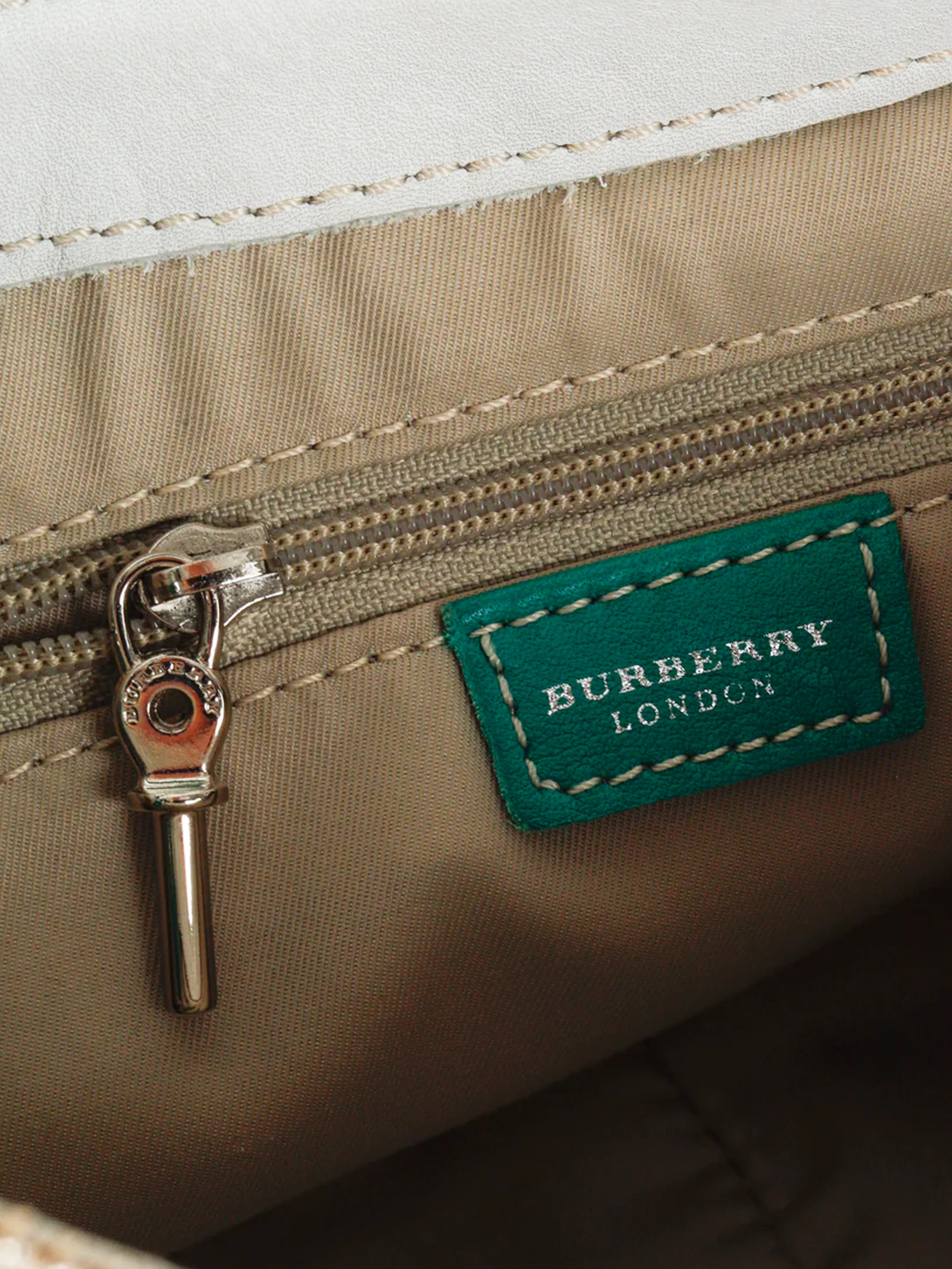 Burberry 2000s White and Teal Leather Brogue Handbag - Image 5