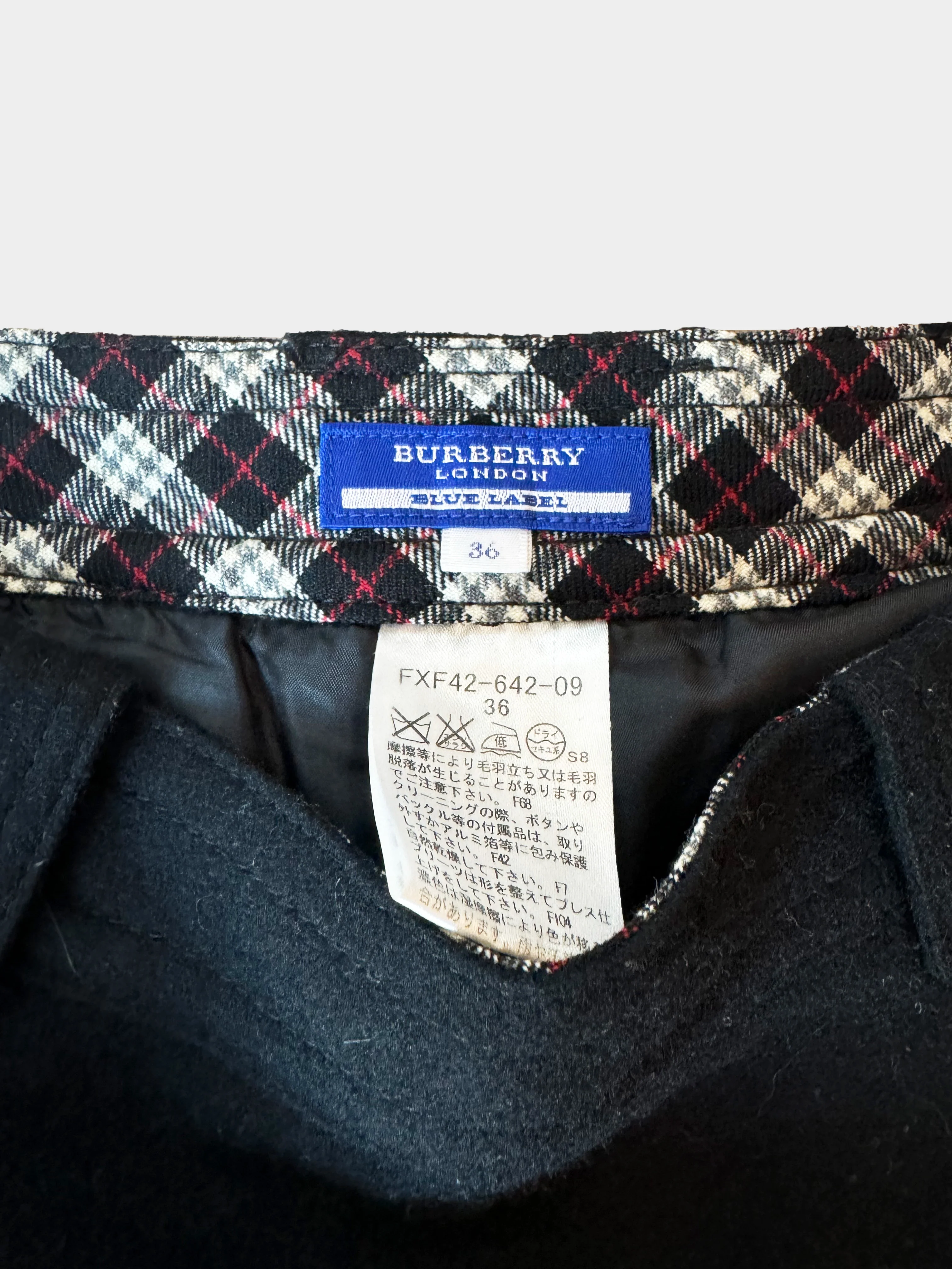 Burberry Blue Label 2000s Black Wool Pleated Mini Skirt - Image 3