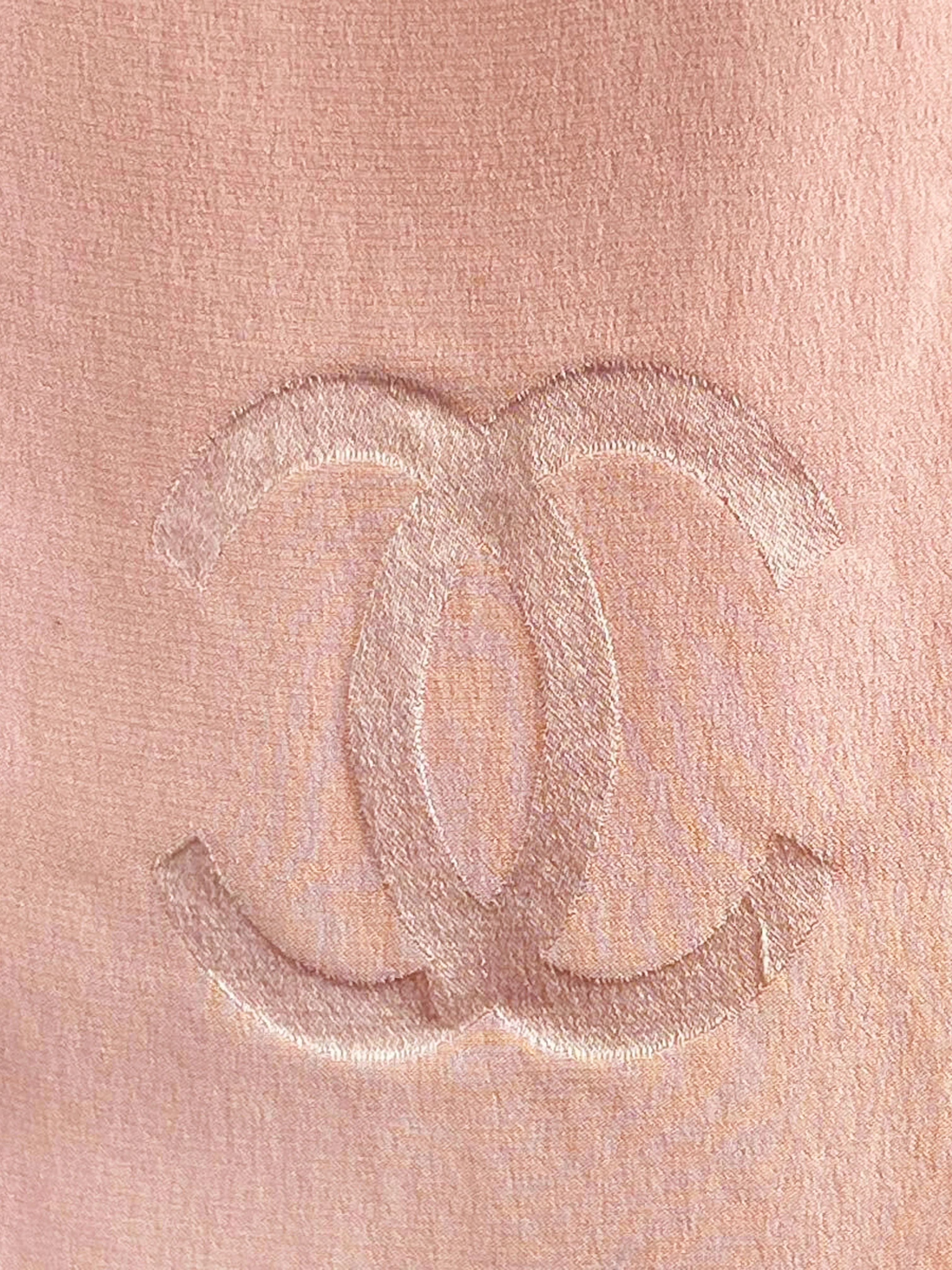 Chanel 1980s Pastel Pink CC Silk Blouse - Image 4