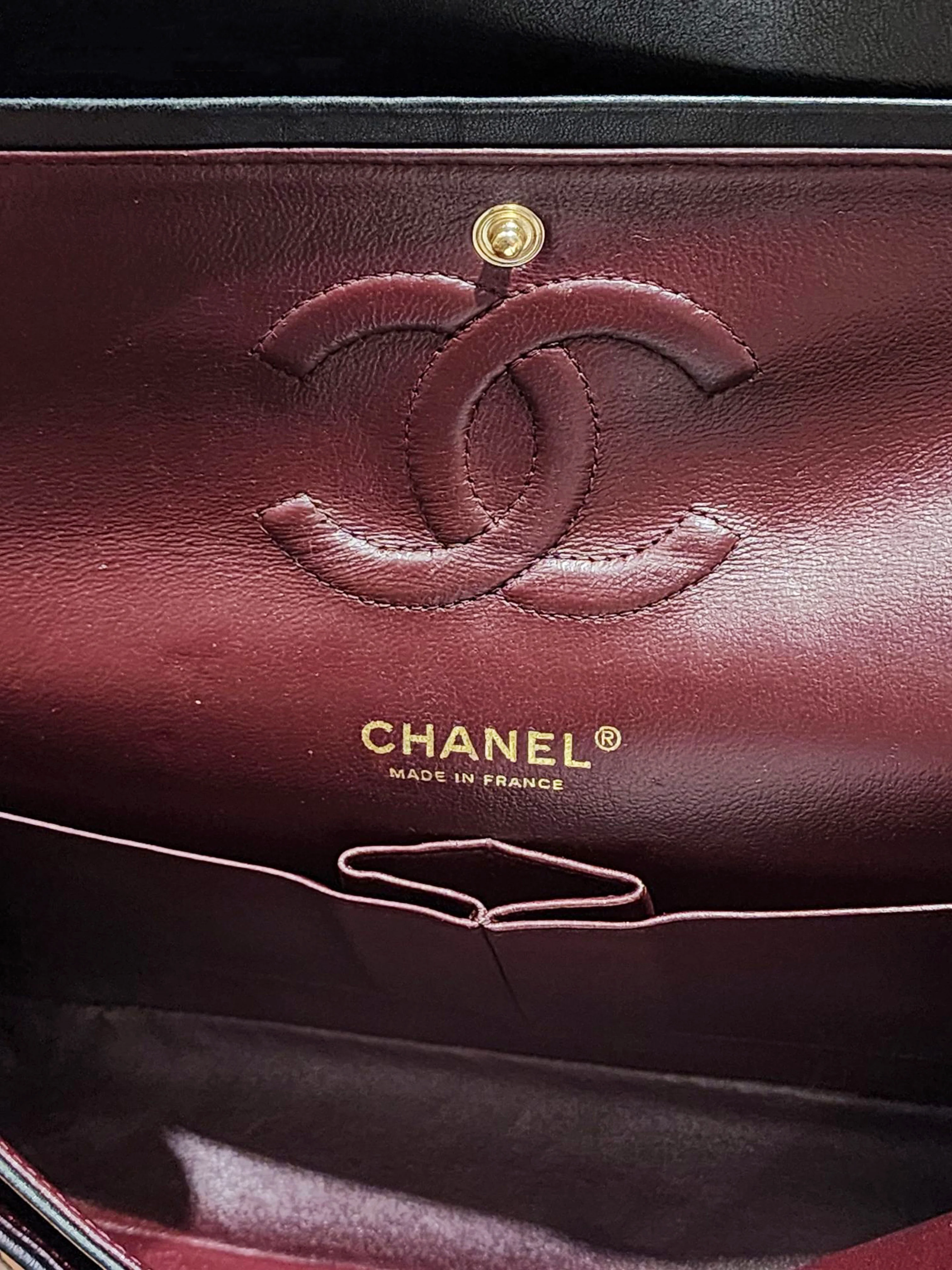 Chanel Late 2010s Black Lambskin Leather Chevron Stitch Medium Classic Flap Bag - Image 4