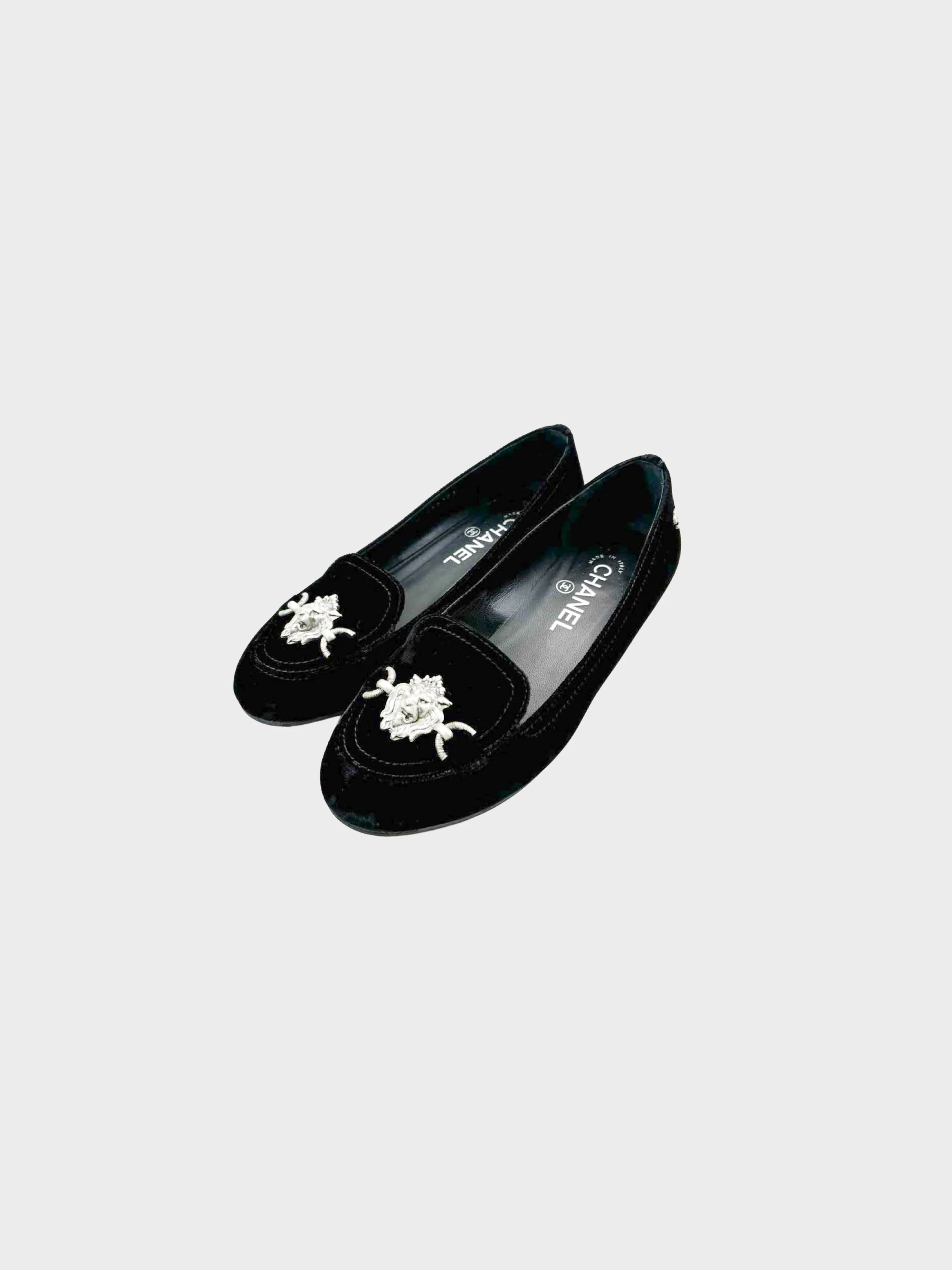 Chanel 1990s Black Velvet Lion Pumps - Image 2