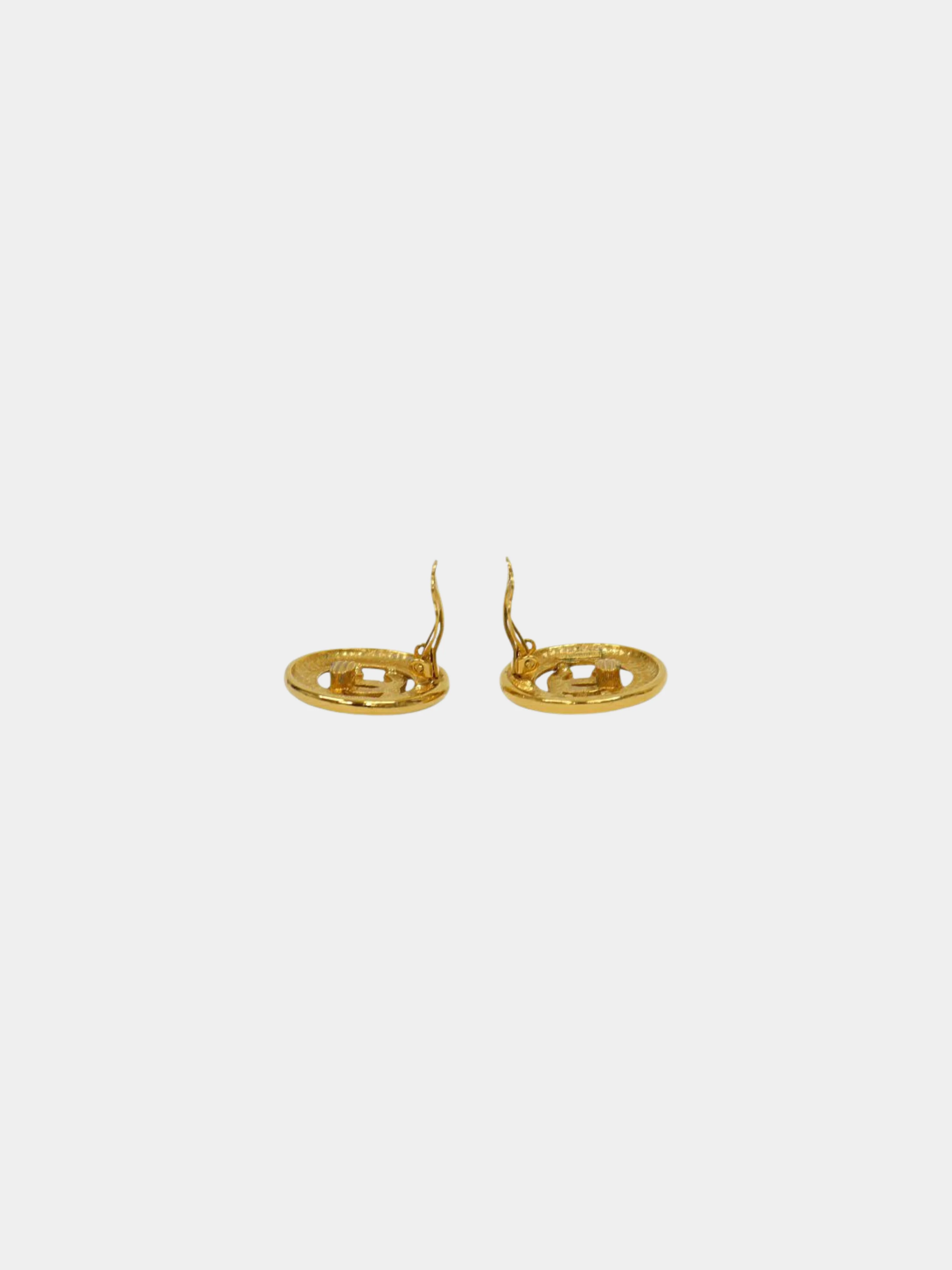 Chanel 1990s Gold COCO Round Earrings - Image 3