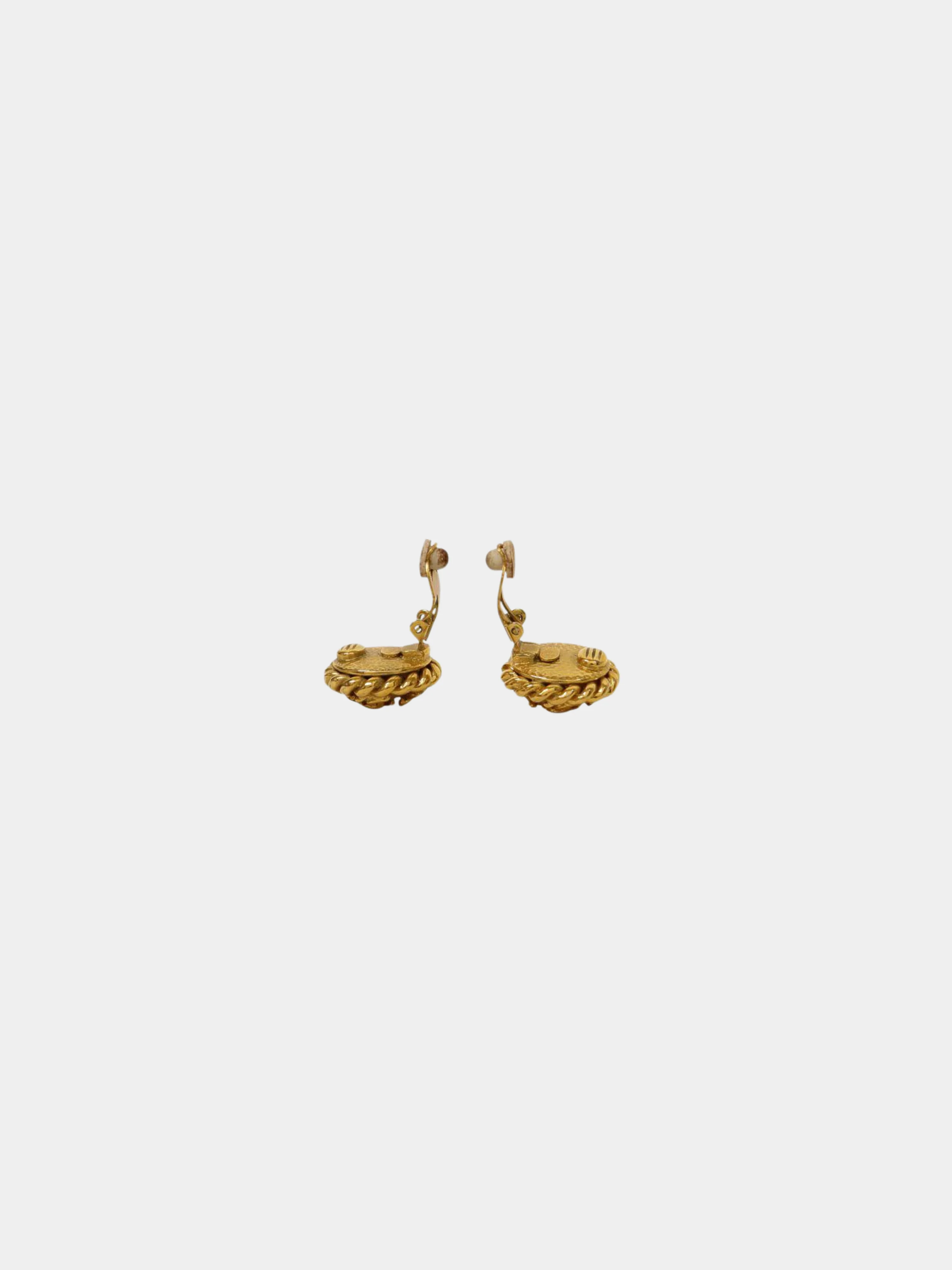 Chanel 1990s Gold Plated Metal and Pearl Round Rope Earrings - Image 3