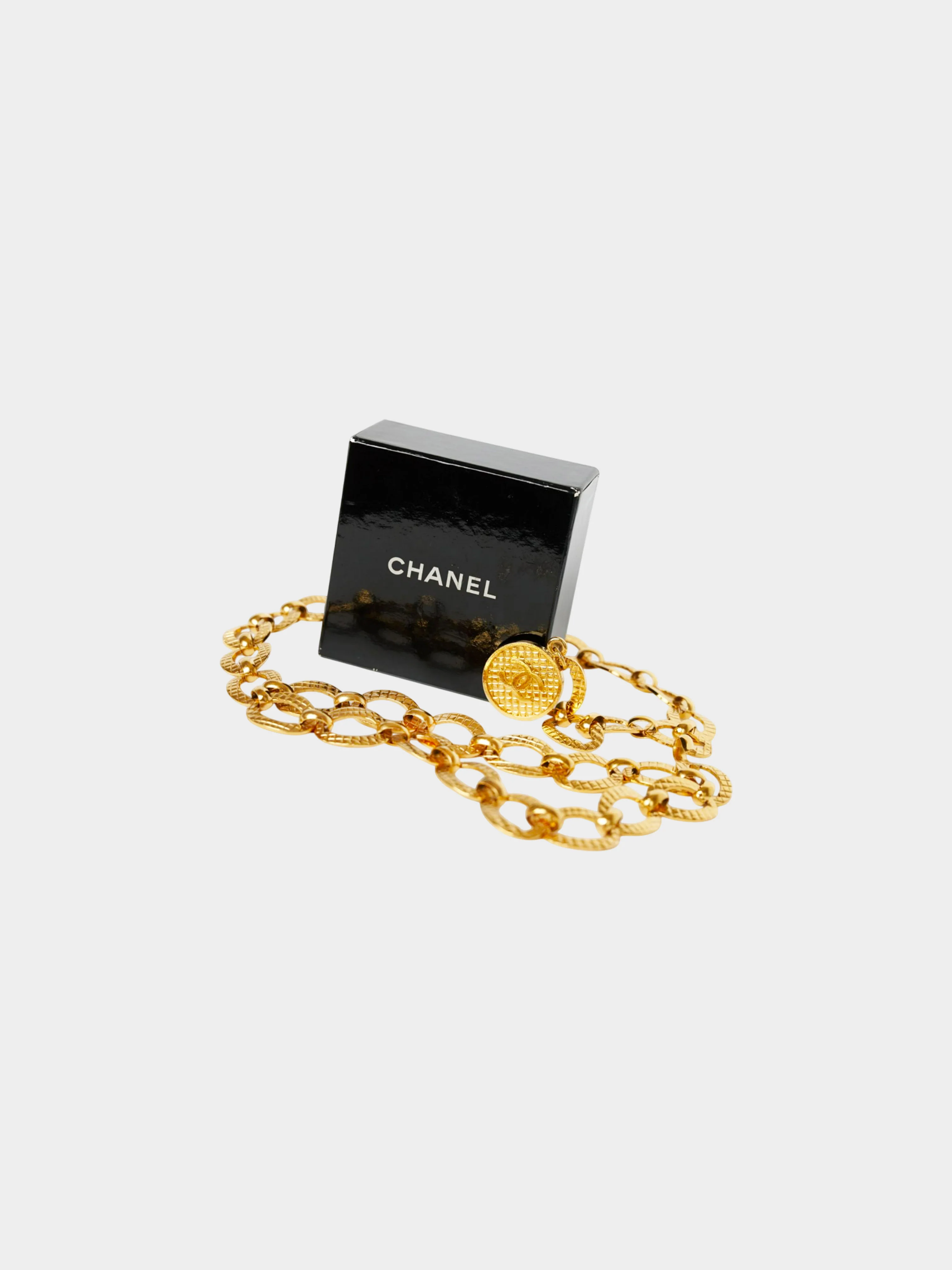 Chanel 1990s Gold Quilted Chain Link Belt/Necklace - Image 3