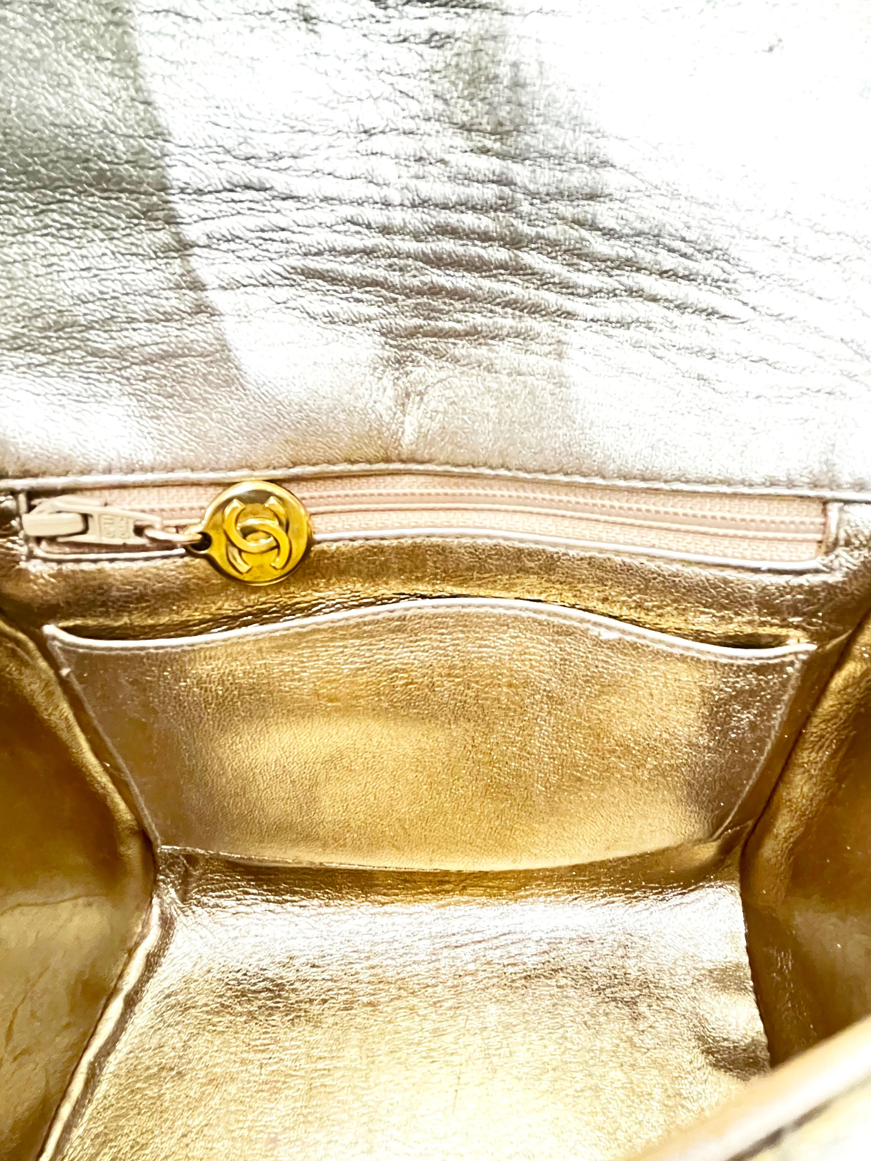 Chanel 1992 Gold Quilted Flap Crossbody Bag - Image 4