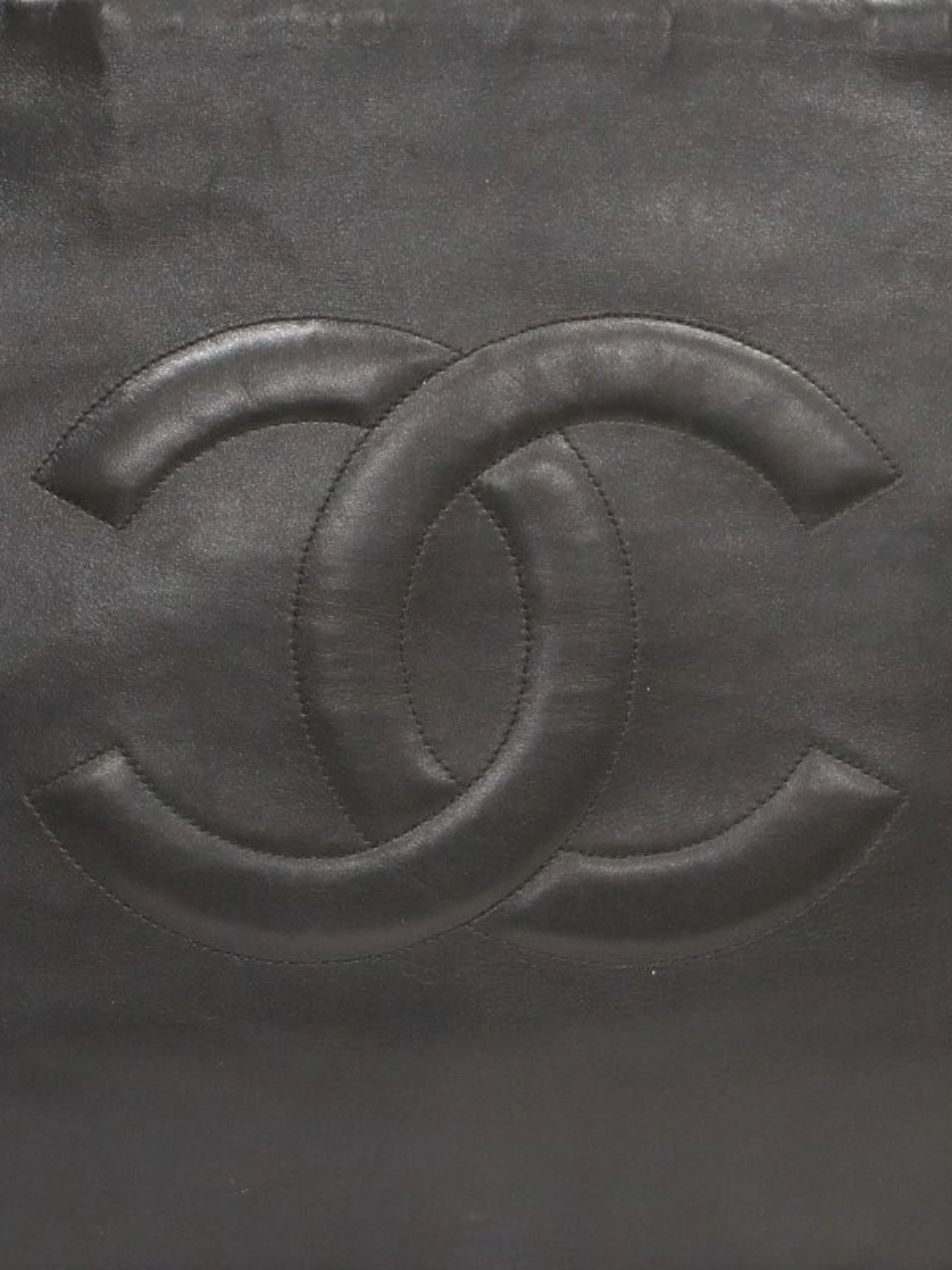 Chanel 1995–1996 Black Leather Jumbo Coco Chain Tote Bag - Image 7