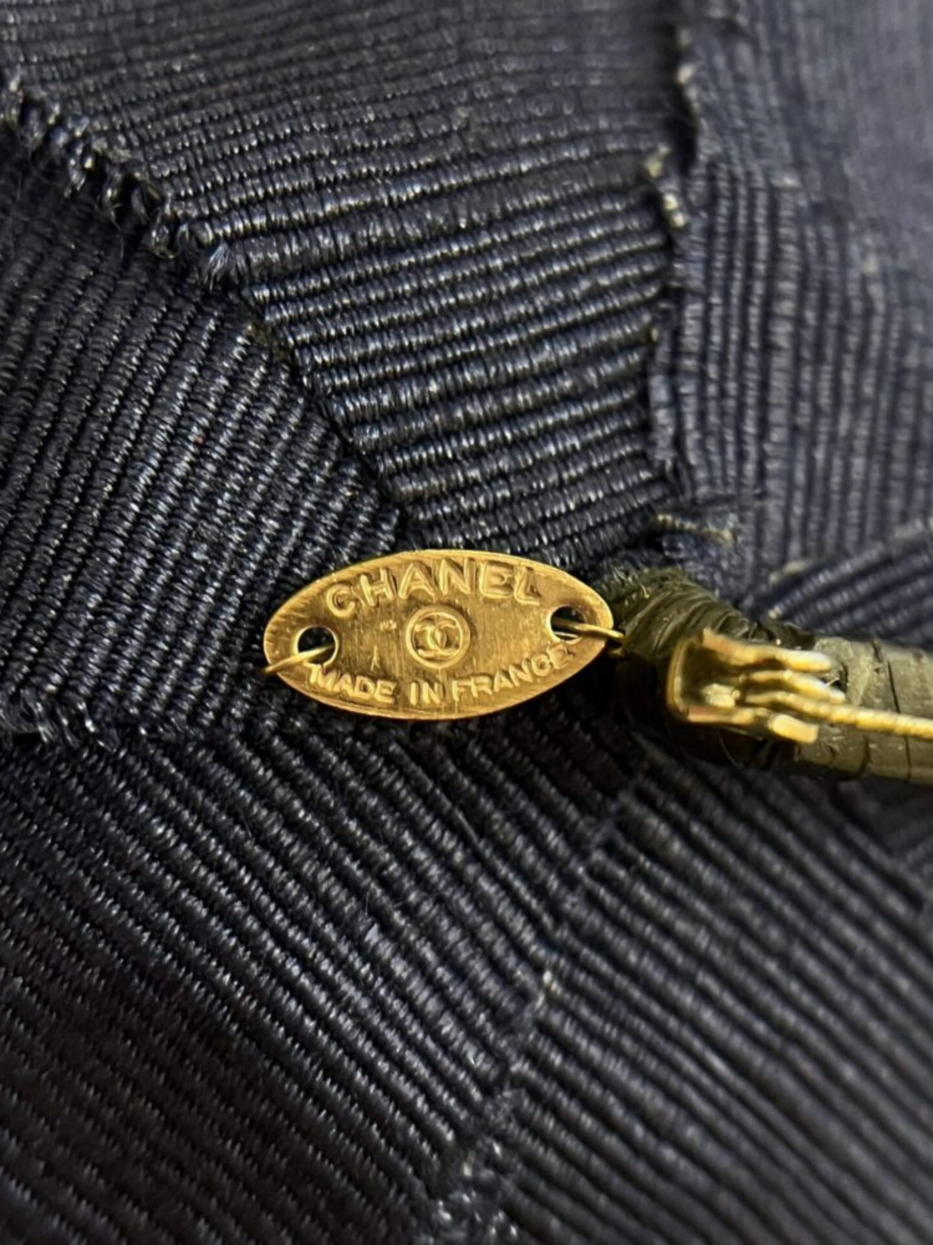 Chanel 1995-1997 Navy Silk Grosgrain Camellia Brooch - Image 4