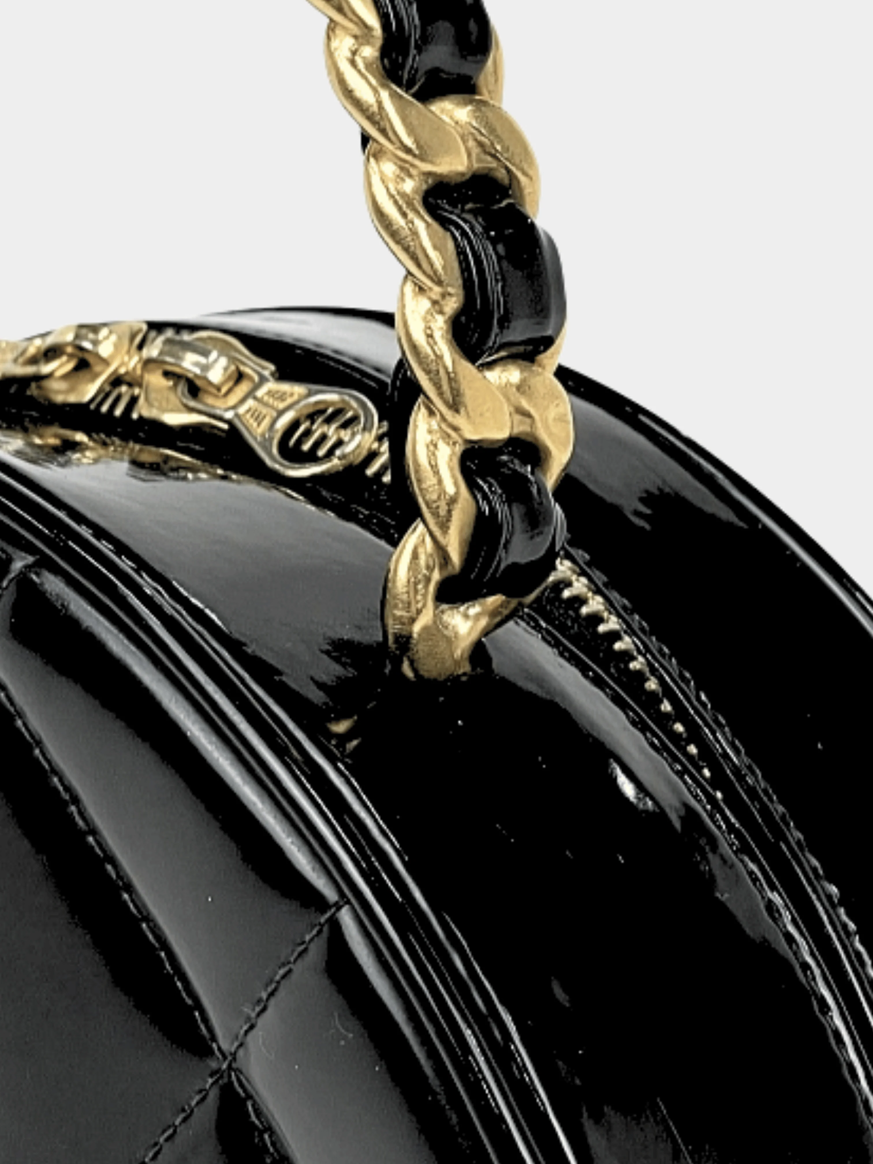 Chanel 1995 Black Circle Vanity Matelasse Coco Handbag - Image 6