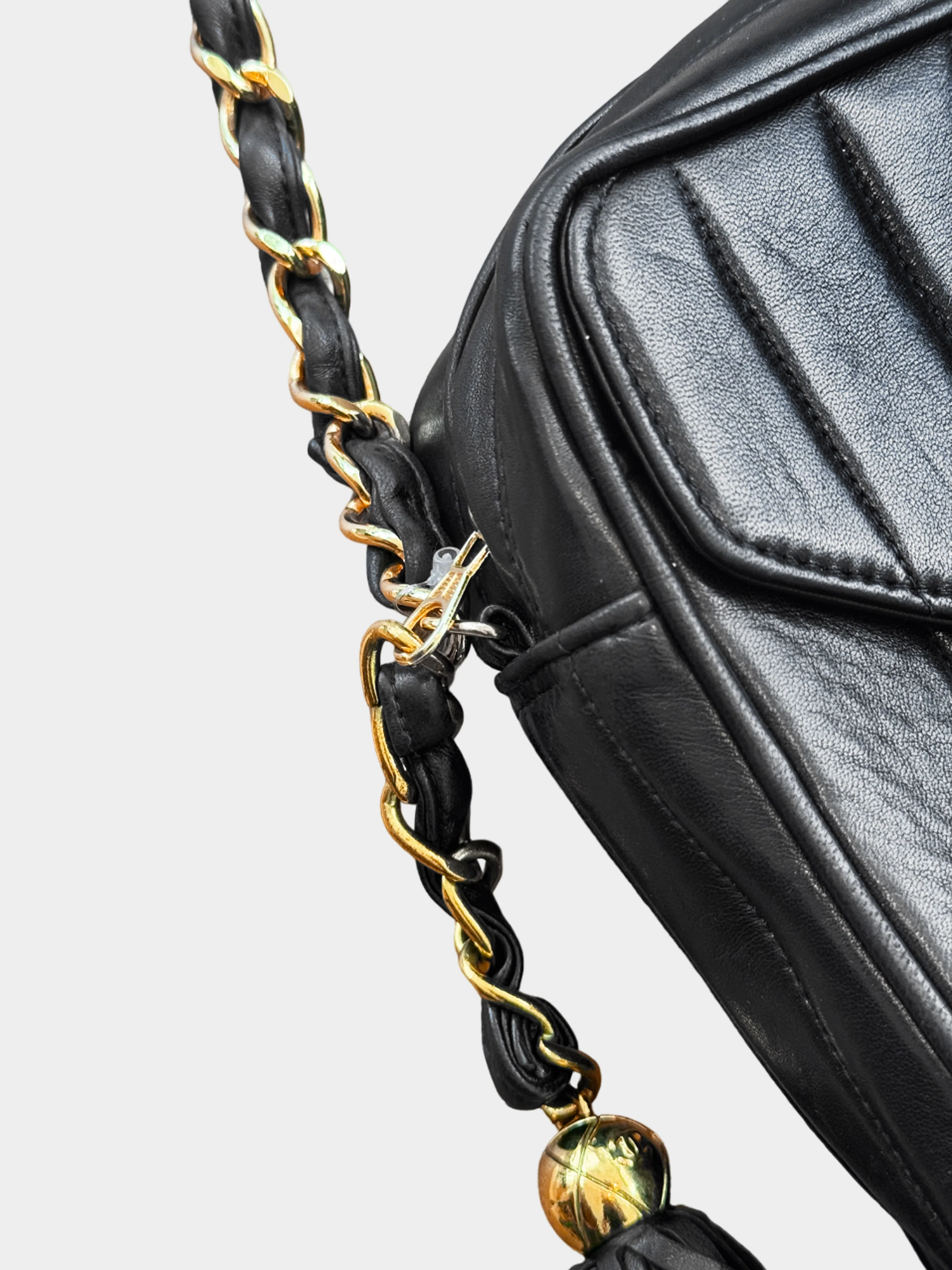 Chanel 1996 Black Vertical Quilted Lambskin Camera Bag - Image 3