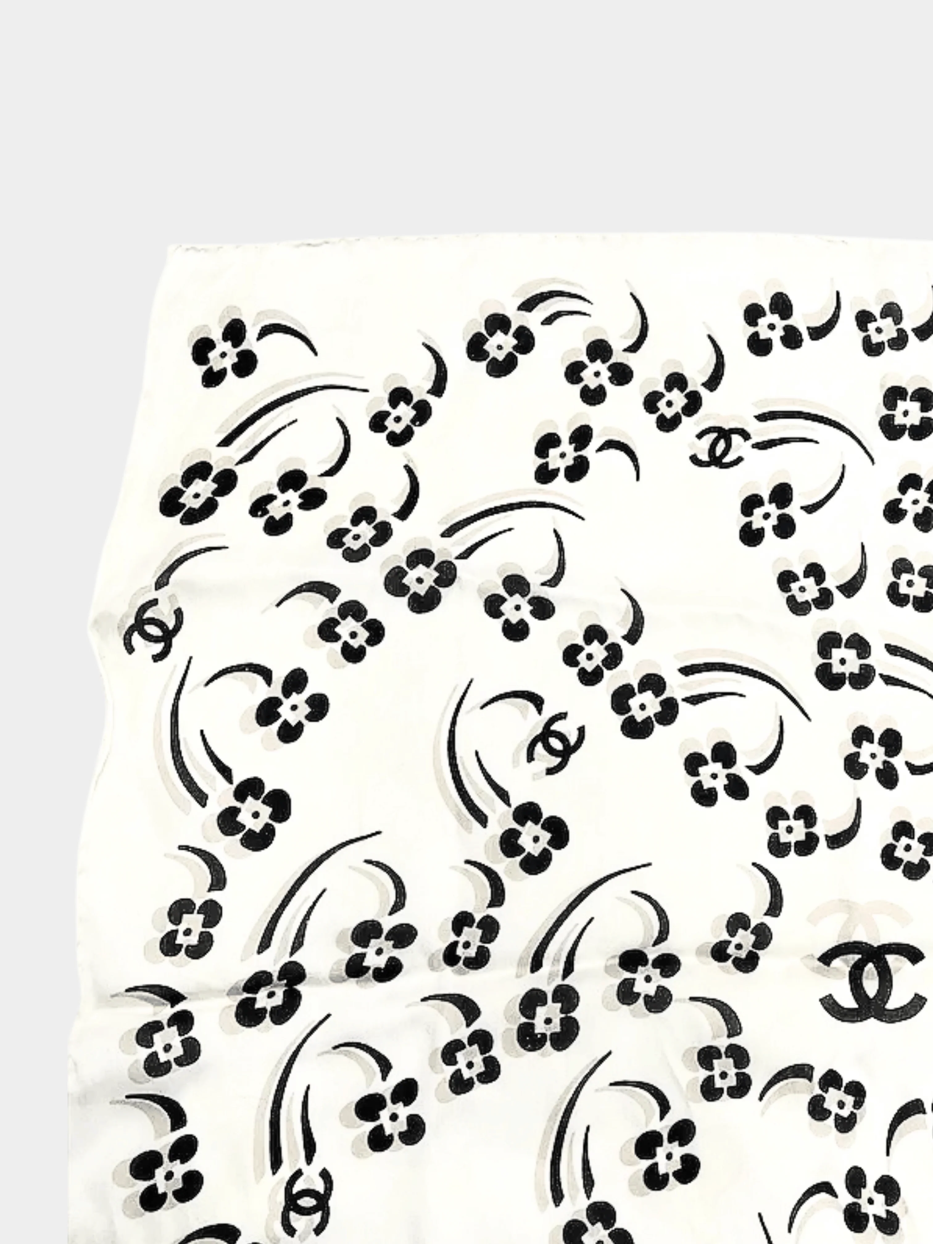 Chanel 2000s Beige Floral Print CC Silk Scarf - Image 5