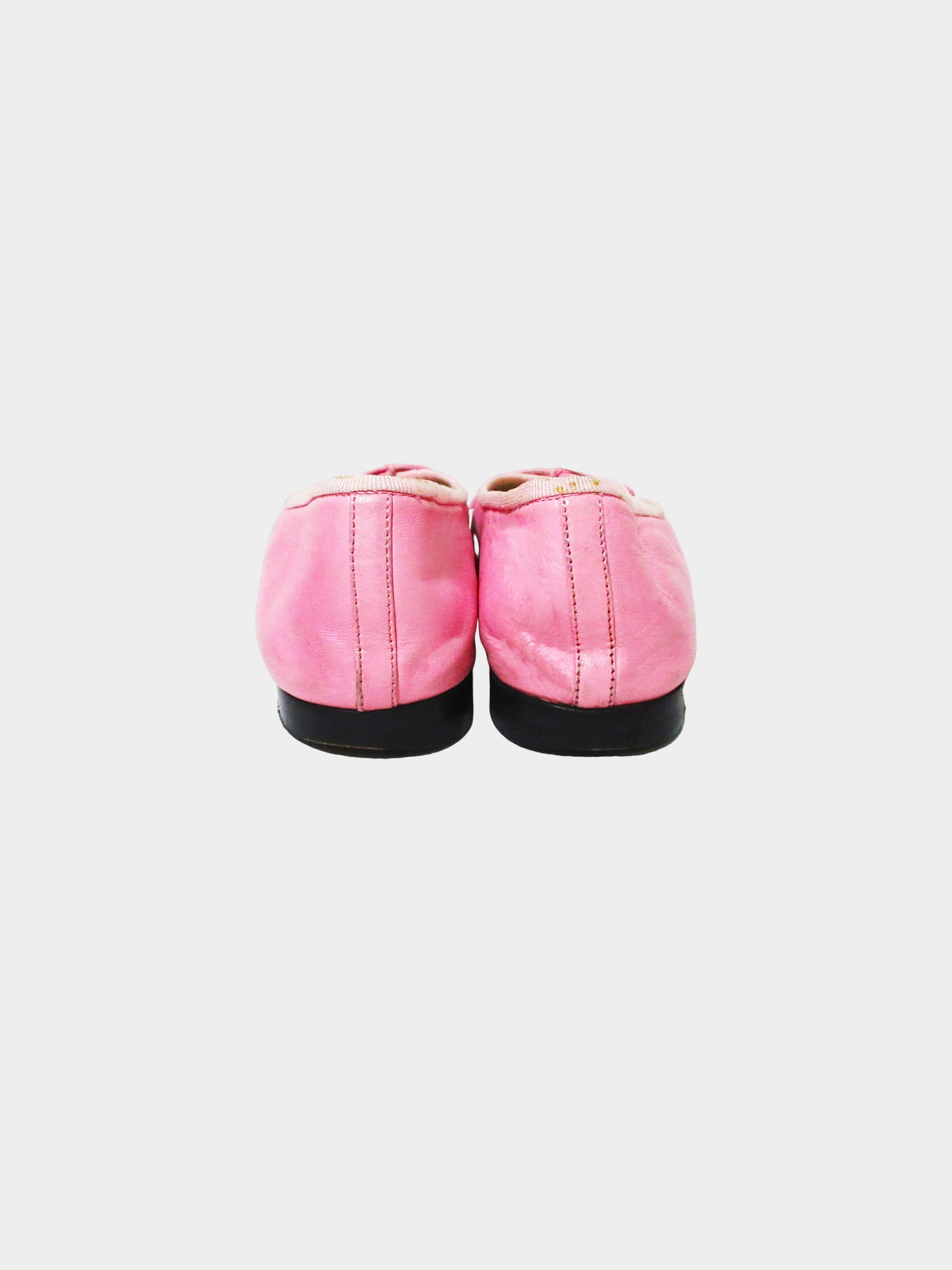 Chanel 2000s Black and Pink Two-toned Ballerina Flats - Image 3