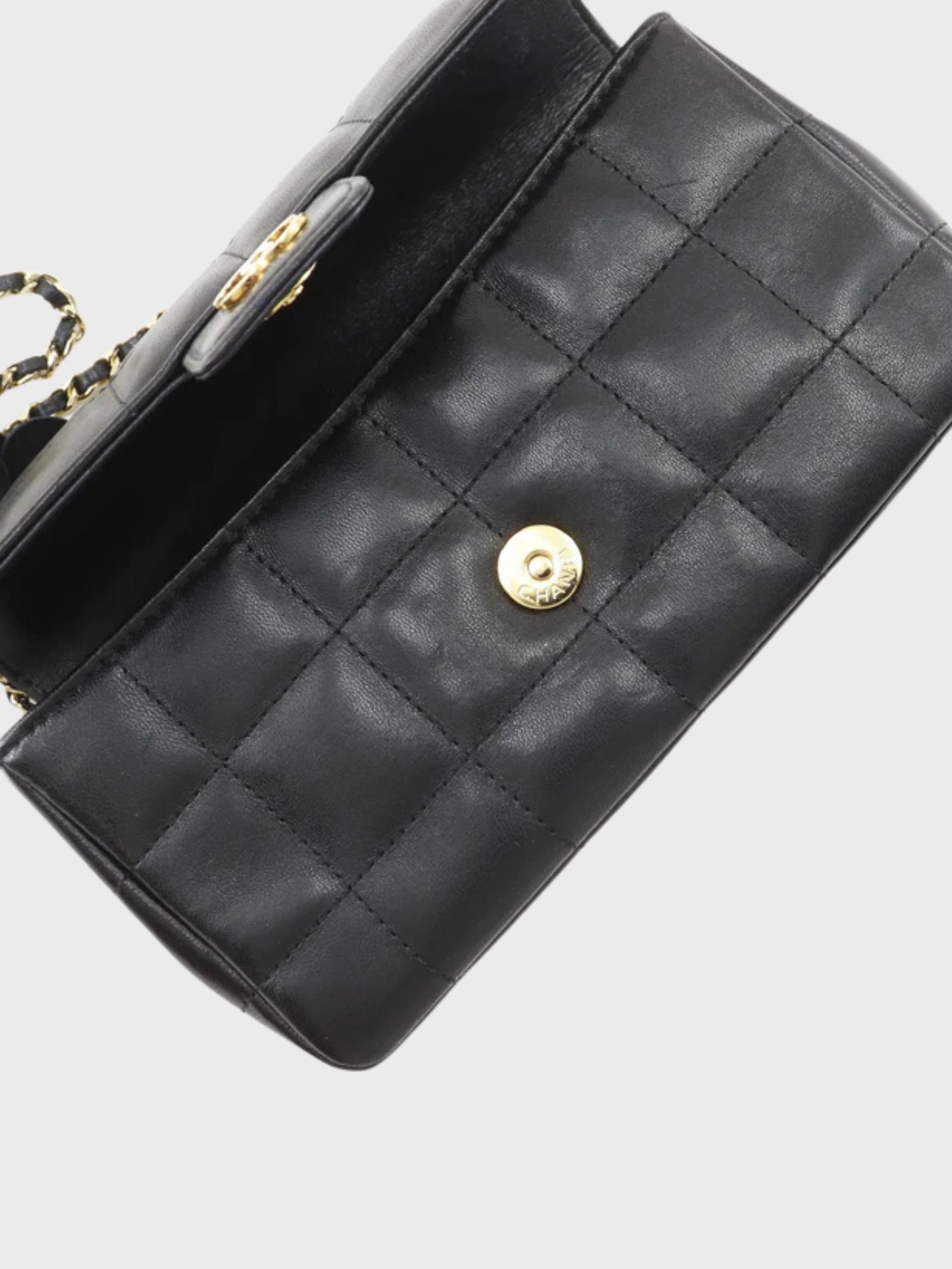 Chanel 2000s Black Calfskin Choco Bar Camellia Chain Shoulder Bag - Image 4