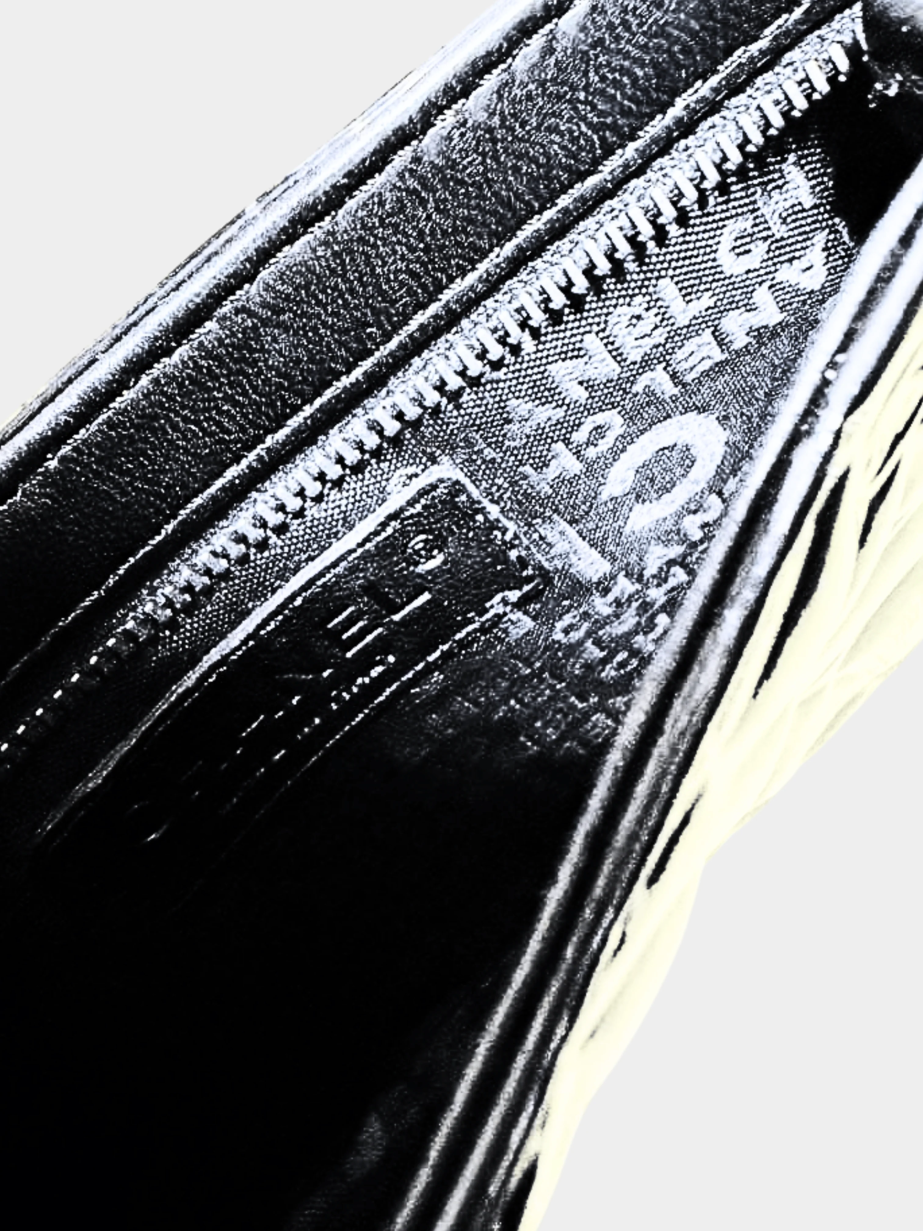 Chanel 2000s Black Camellia Embossed Patent Leather Mini Pochette Bag - Image 4