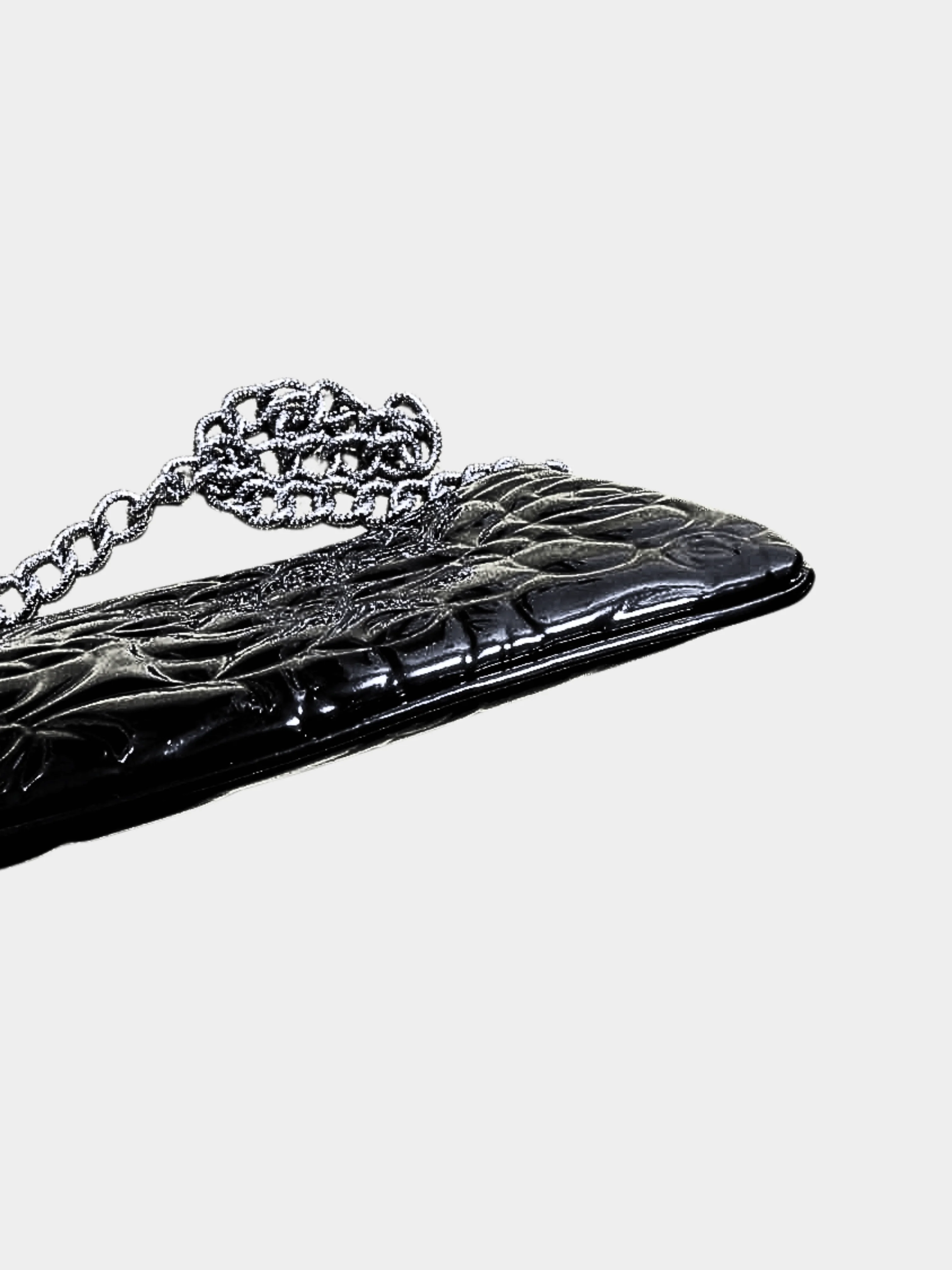 Chanel 2000s Black Camellia Embossed Patent Leather Mini Pochette Bag - Image 5