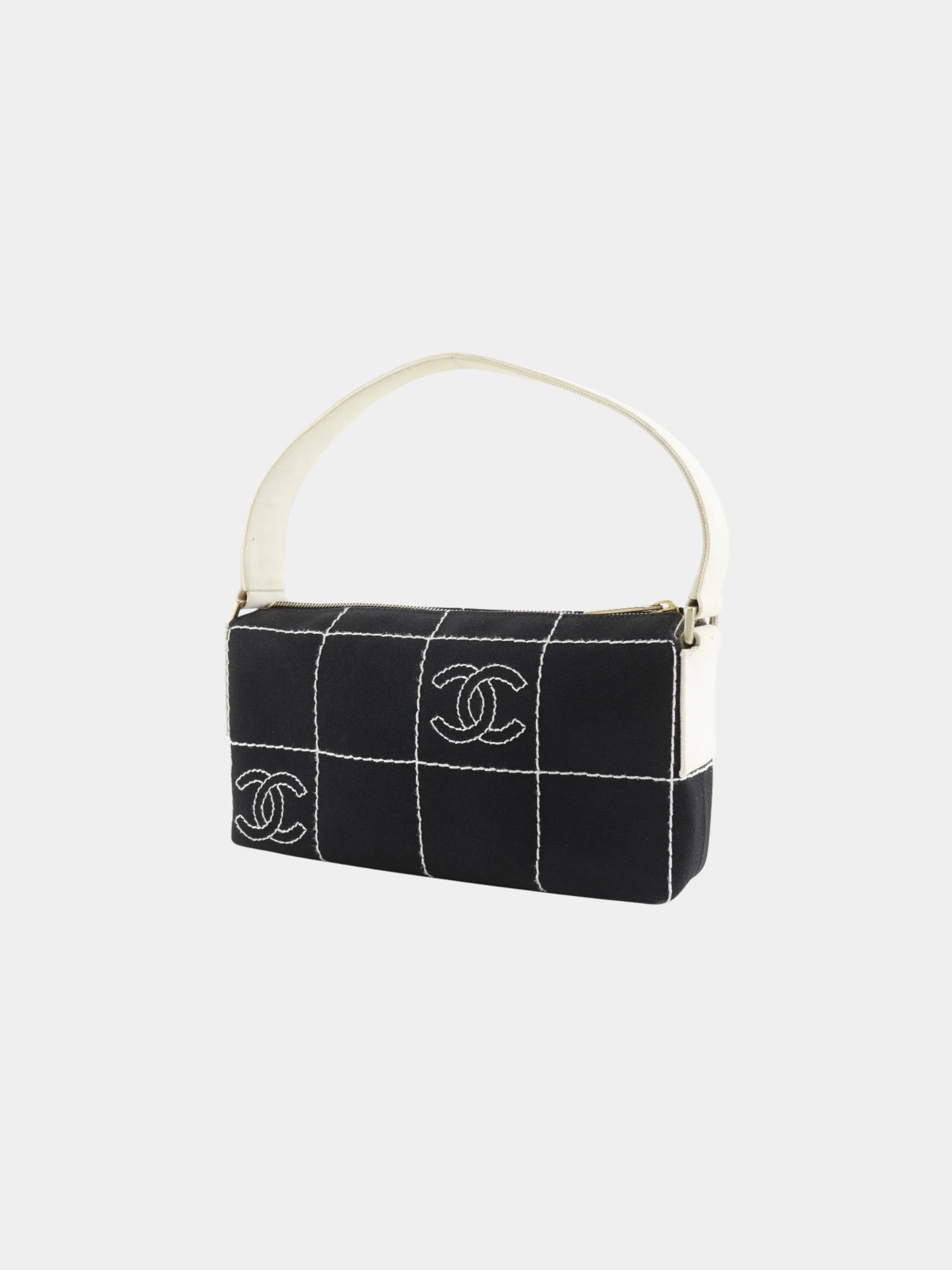 Chanel 2000s Black Canvas Chocolate Bar Shoulder Bag - Image 2