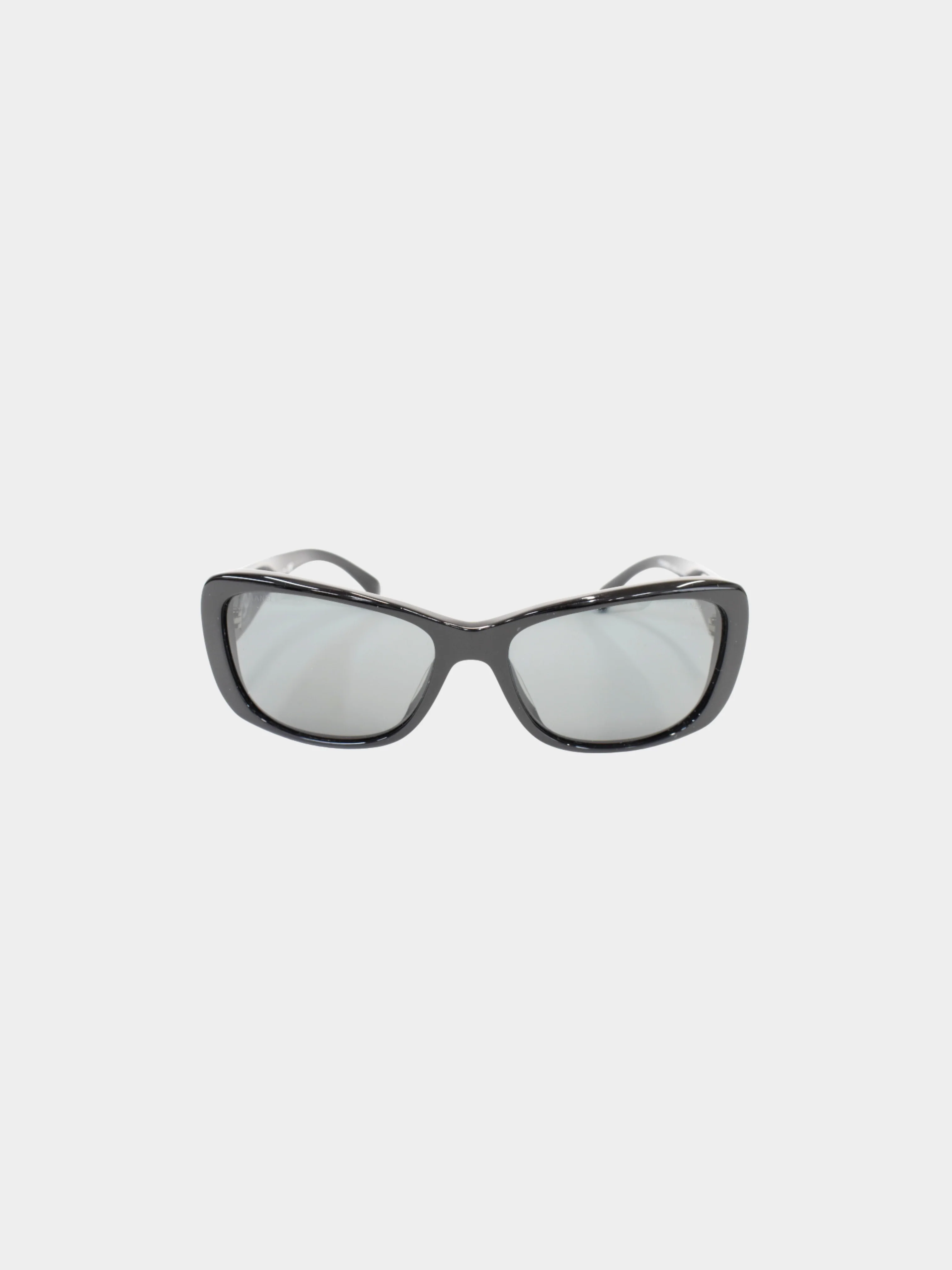 Chanel 2000s Black CC Camellia Square Sunglasses - Image 2