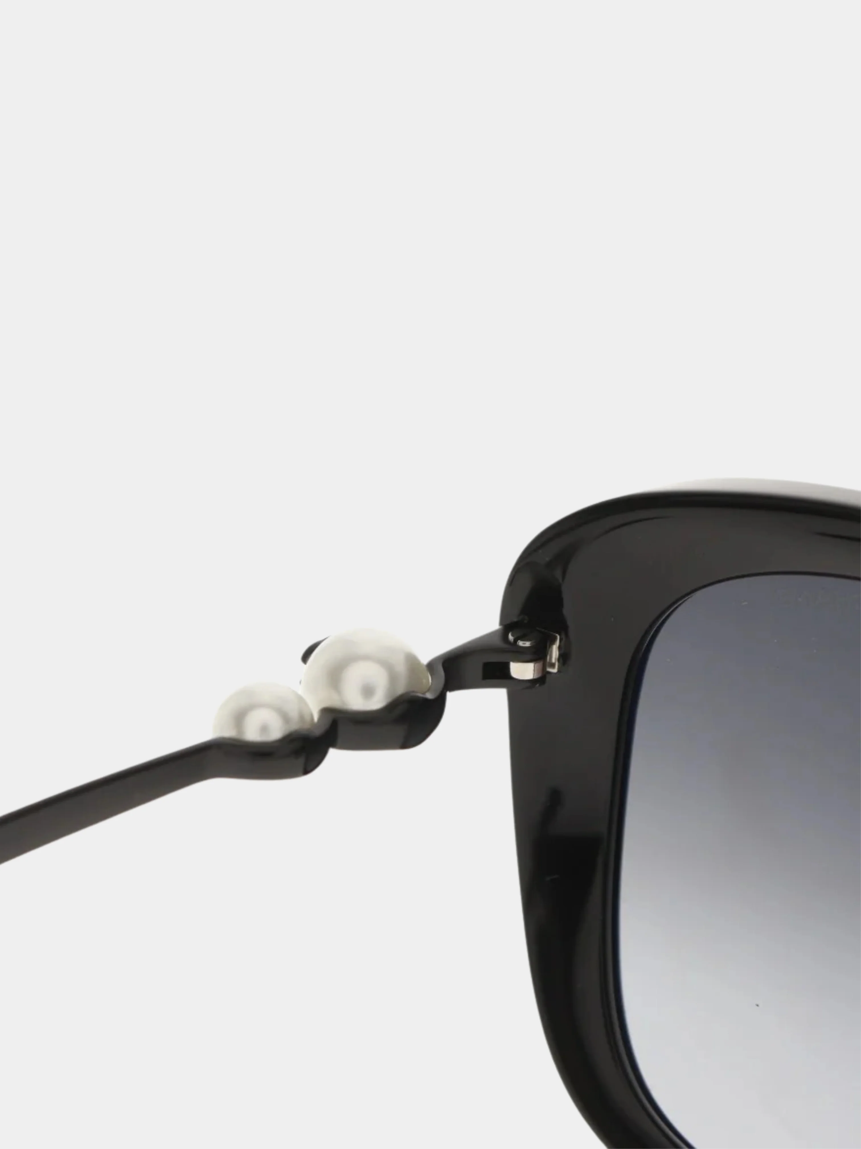 Chanel 2000s Black COCO Mark Sunglasses - Image 3