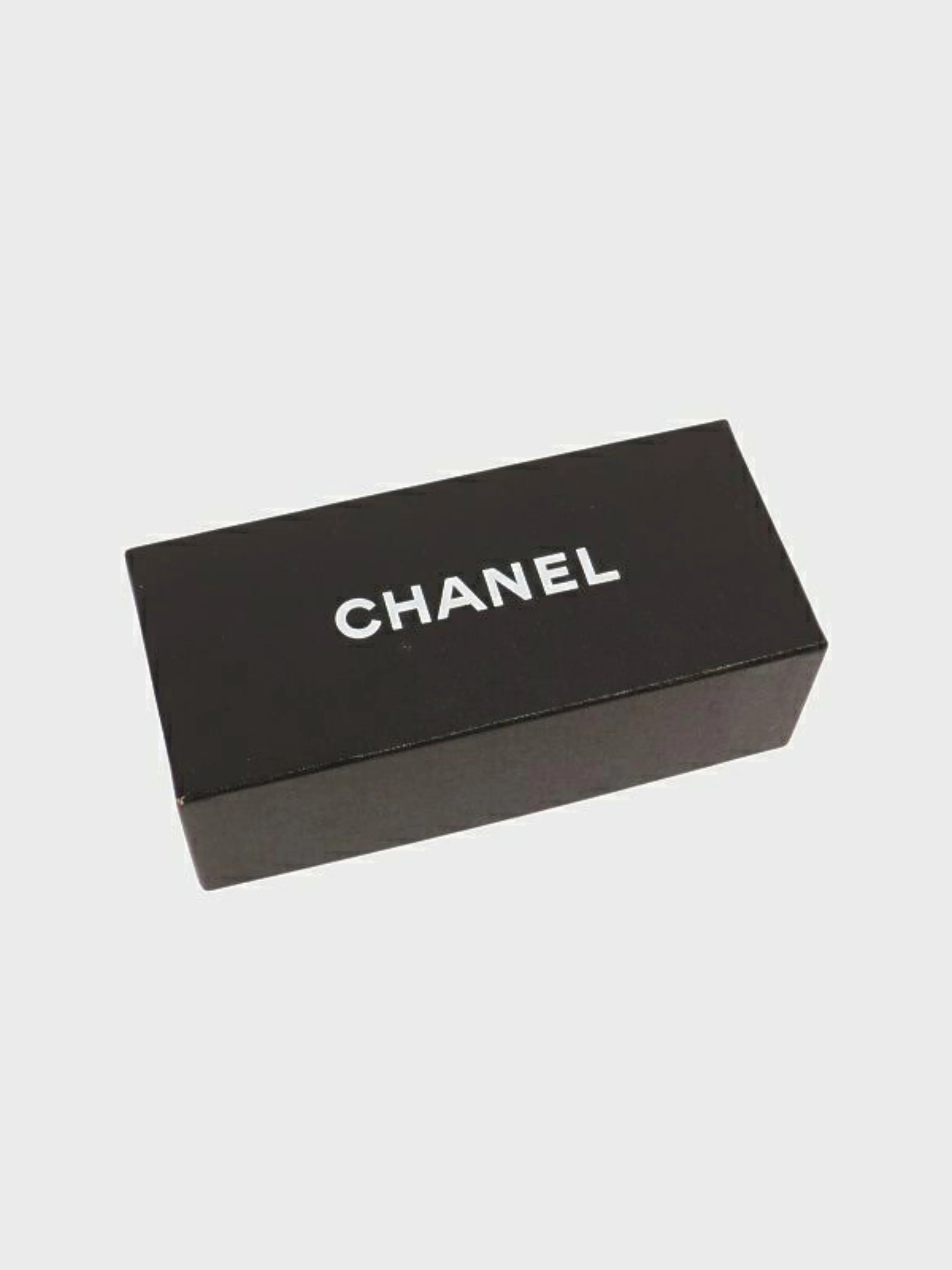 Chanel 2000s Black COCO Sunglasses - Image 6