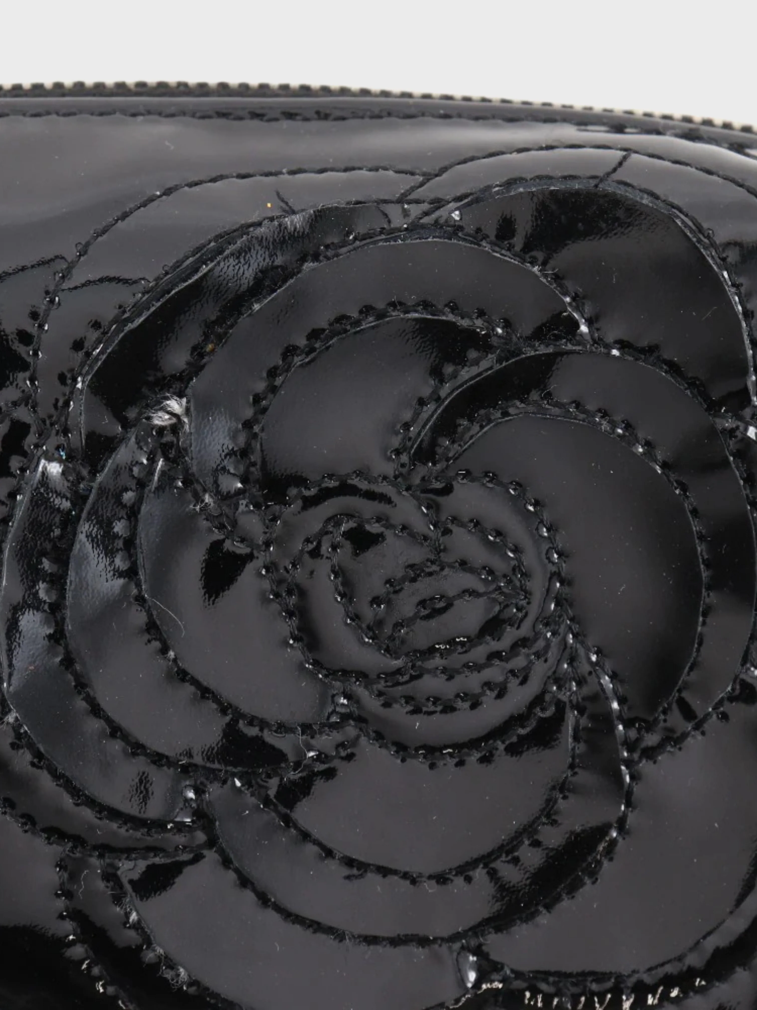 Chanel 2000s Black Enamel Camellia Pouch - Image 5