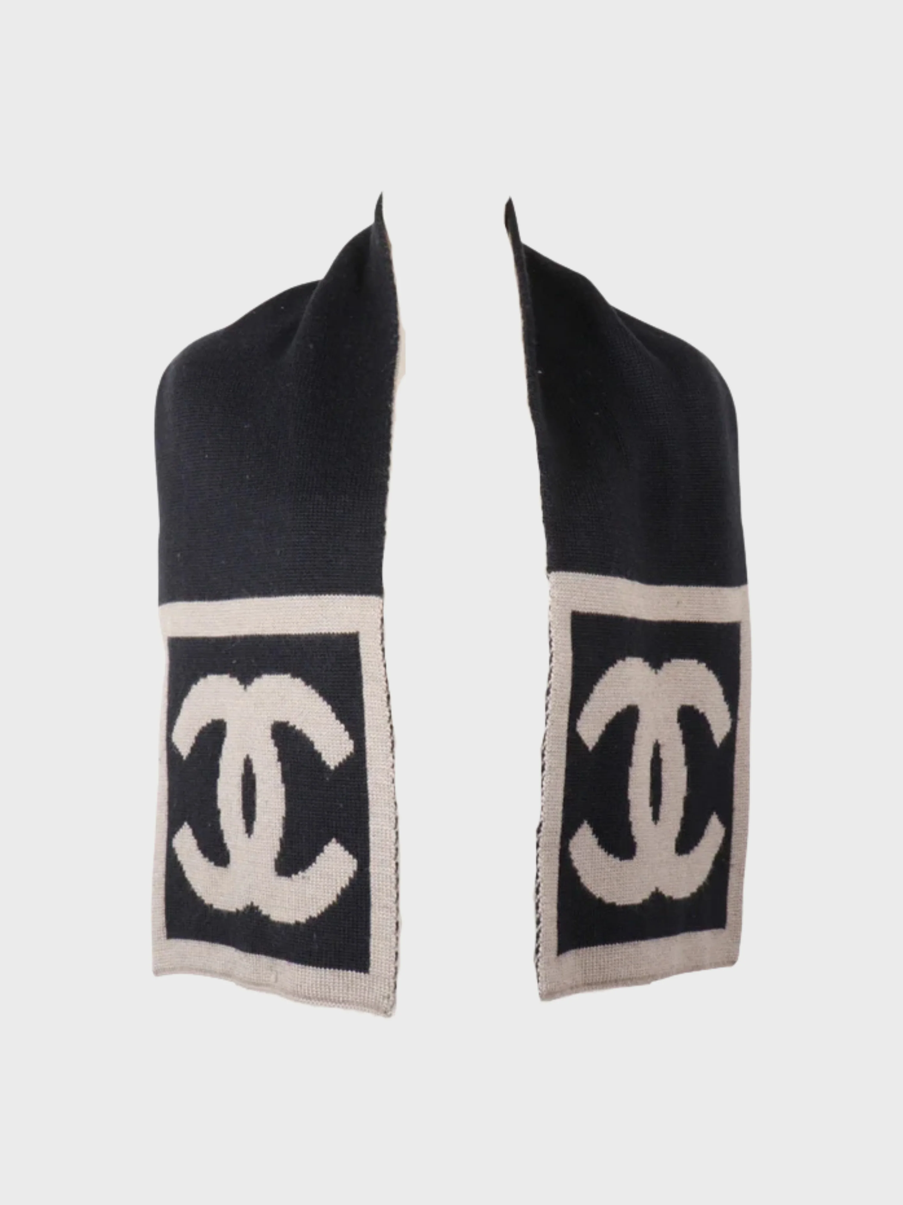 Chanel 2000s Black Gray Wool Silk Cashmere Coco Mark Muffler - Image 2