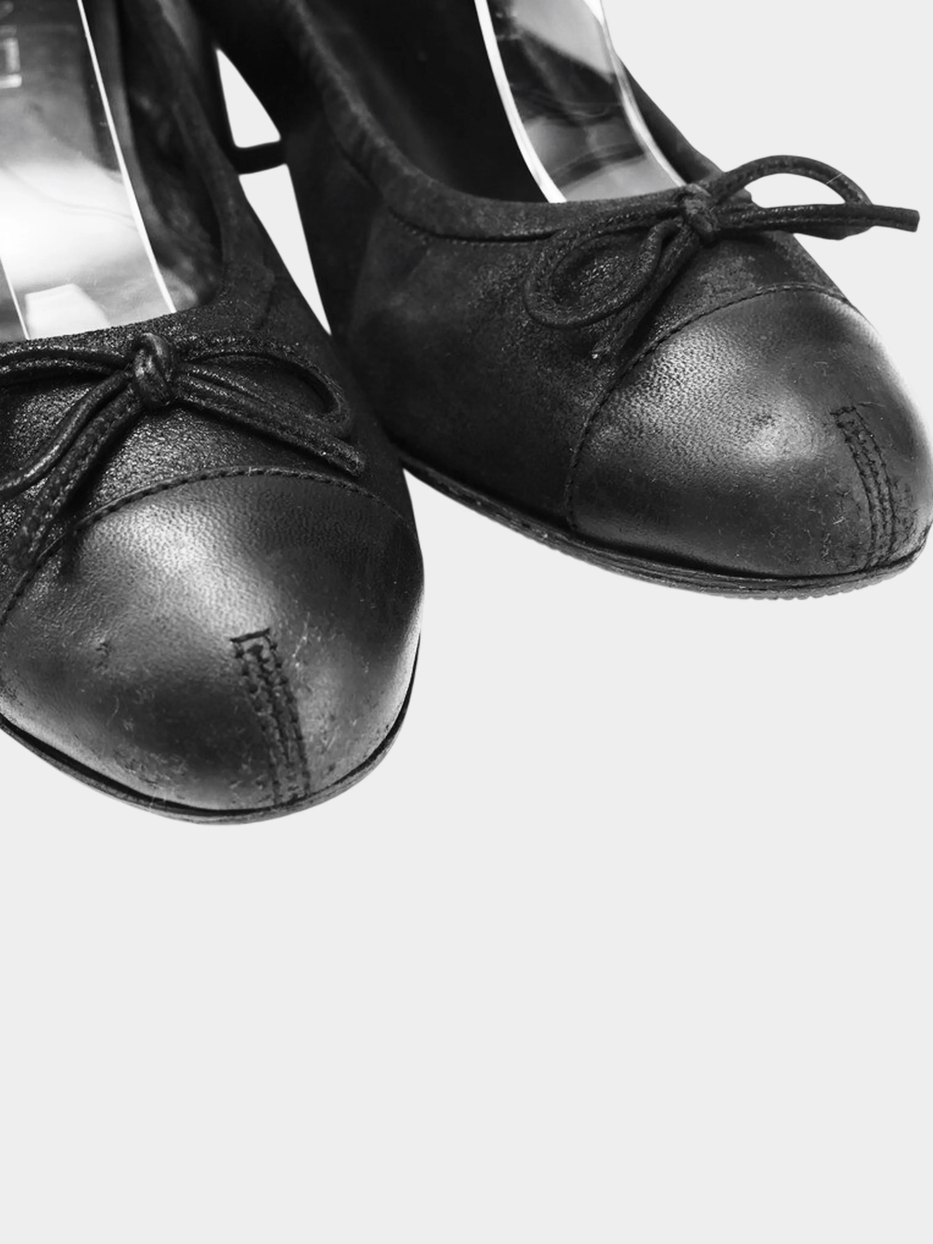 Chanel 2000s Black Leather Ballerina Bow Pumps - Image 3