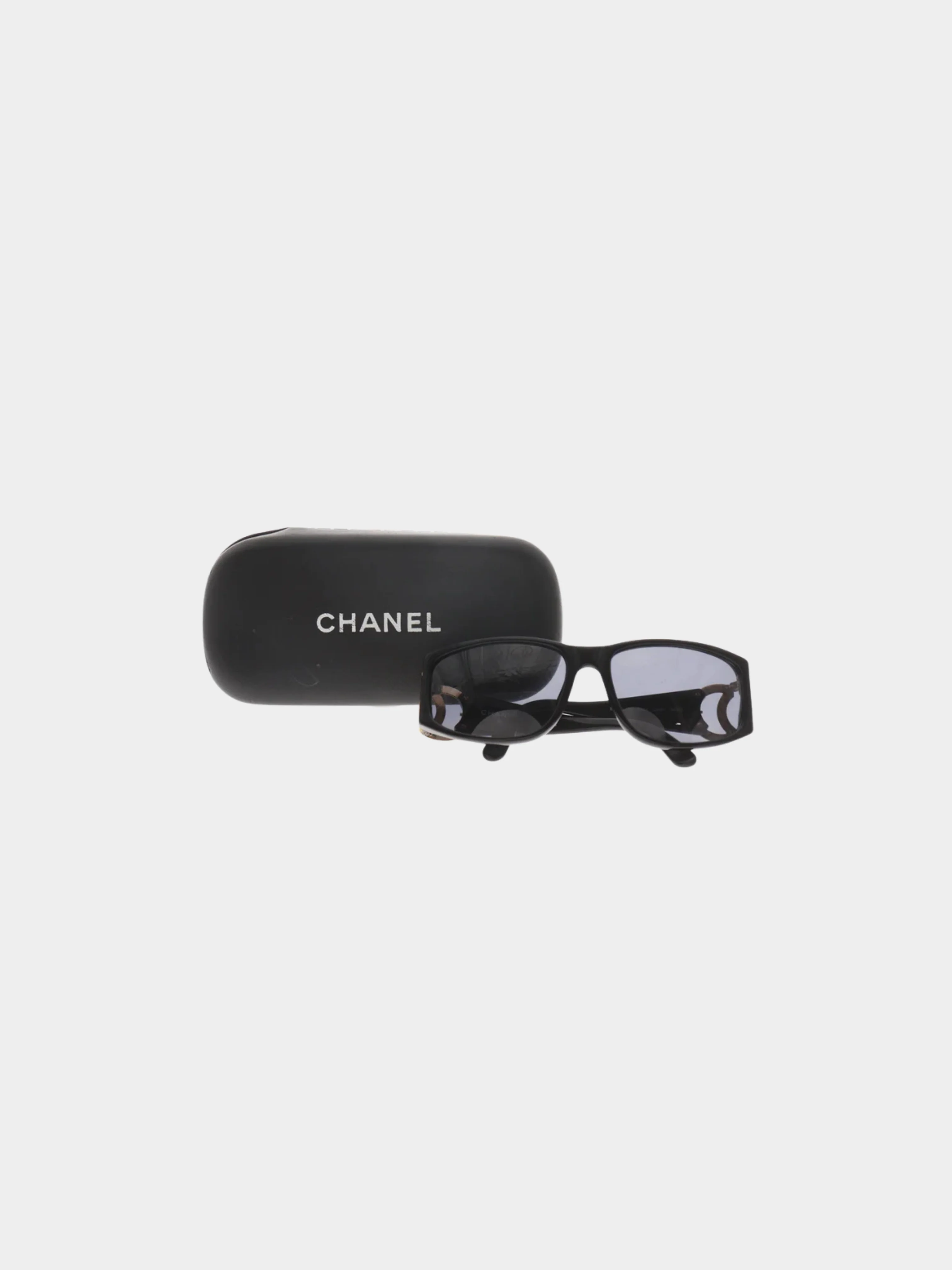 Chanel 2000s Black Plastic COCO Mark Sunglasses - Image 5