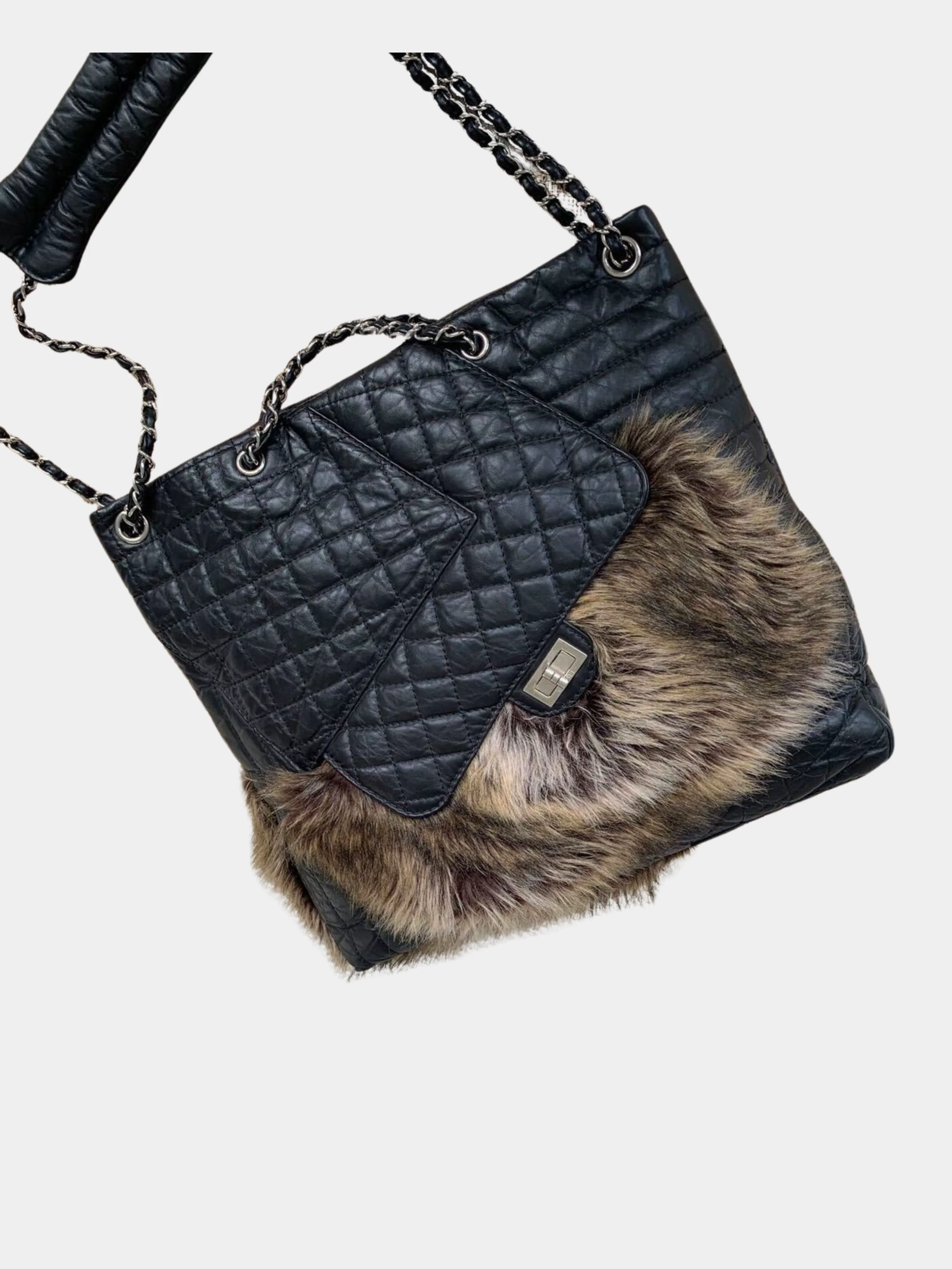 Chanel 2000s Black Quilted Leather Fur-Trim Tote Bag - Image 2