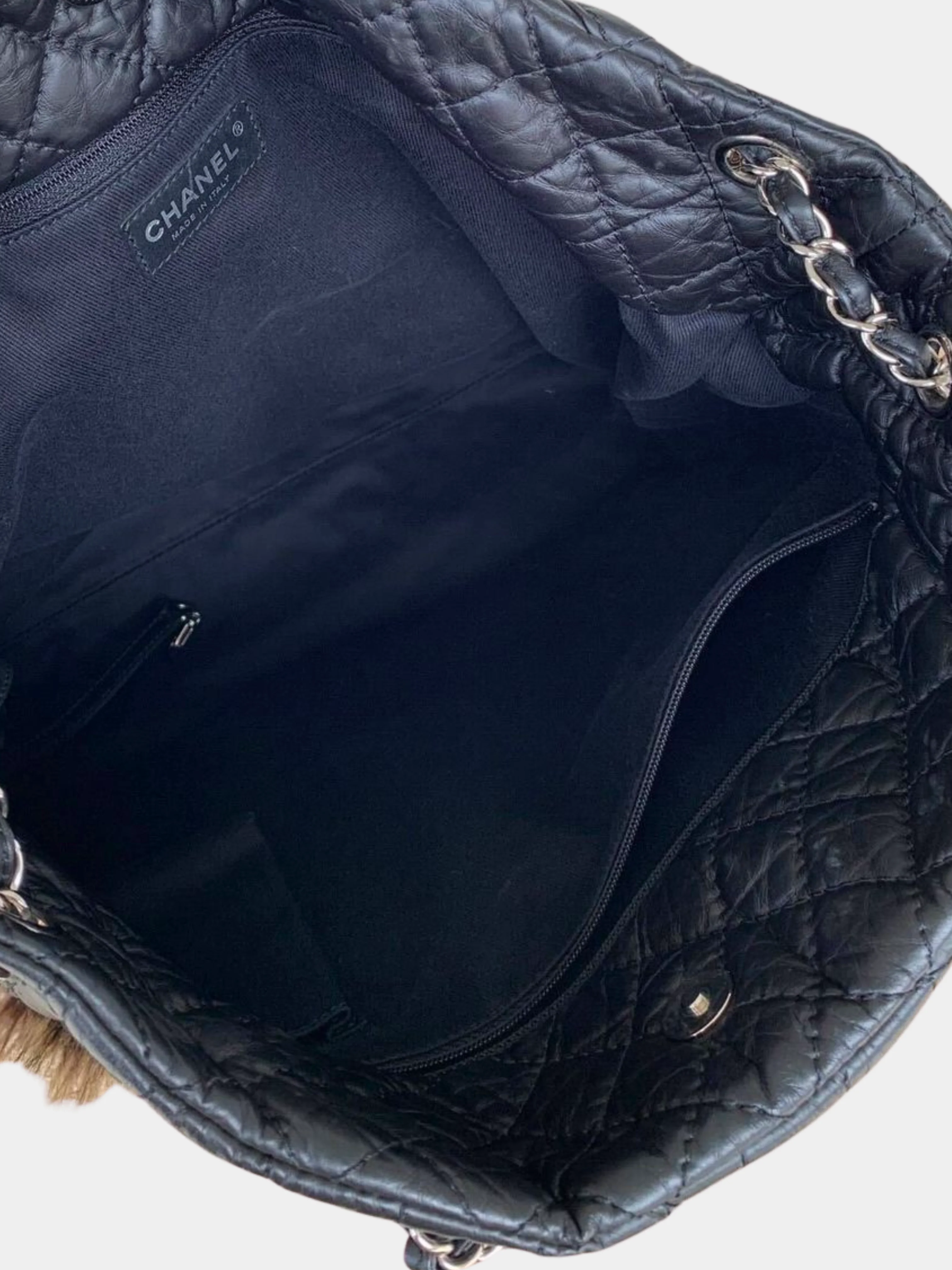 Chanel 2000s Black Quilted Leather Fur-Trim Tote Bag - Image 6