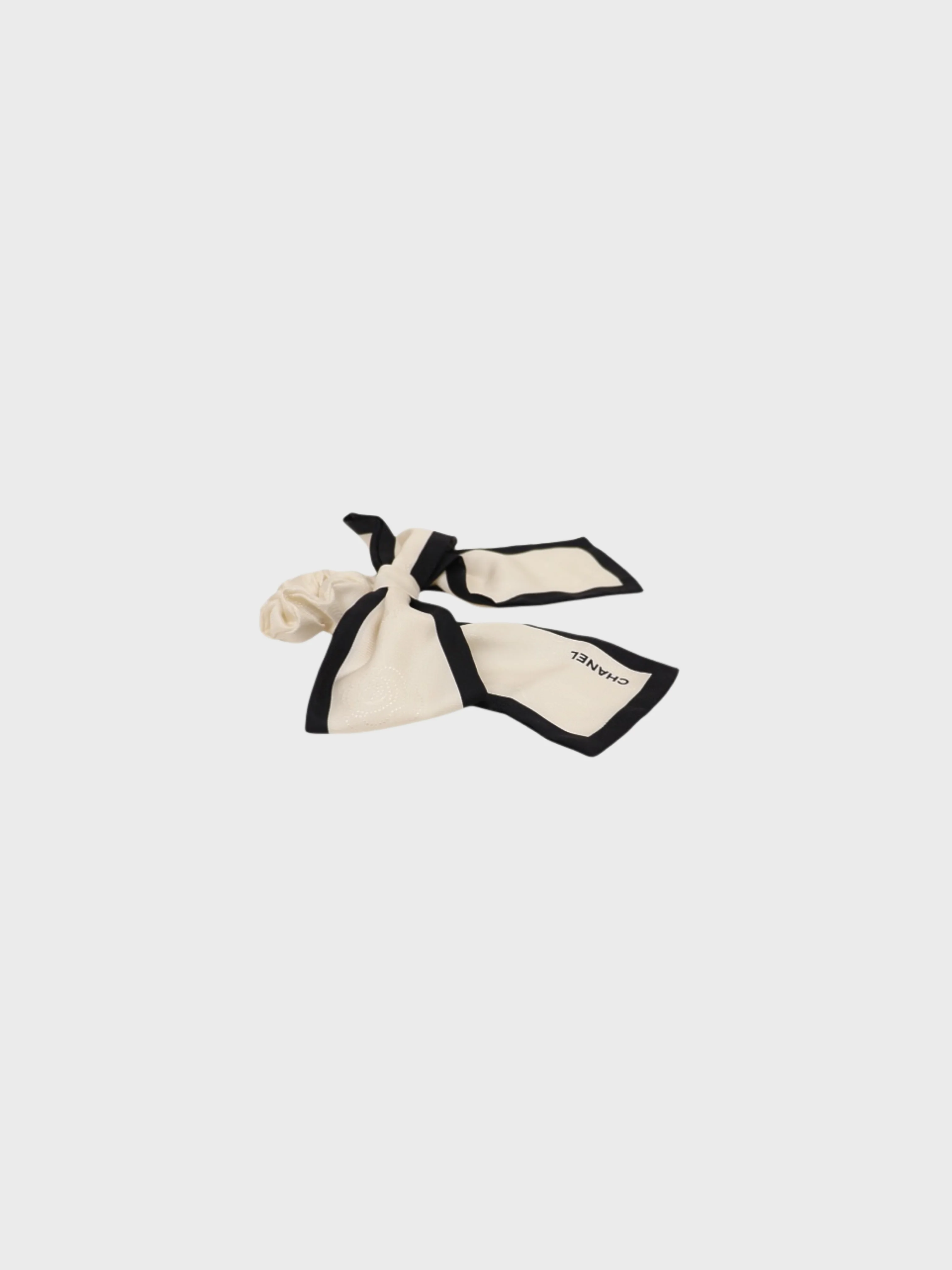 Chanel 2000s Black White Silk Camellia Scarf Scrunchie - Image 2
