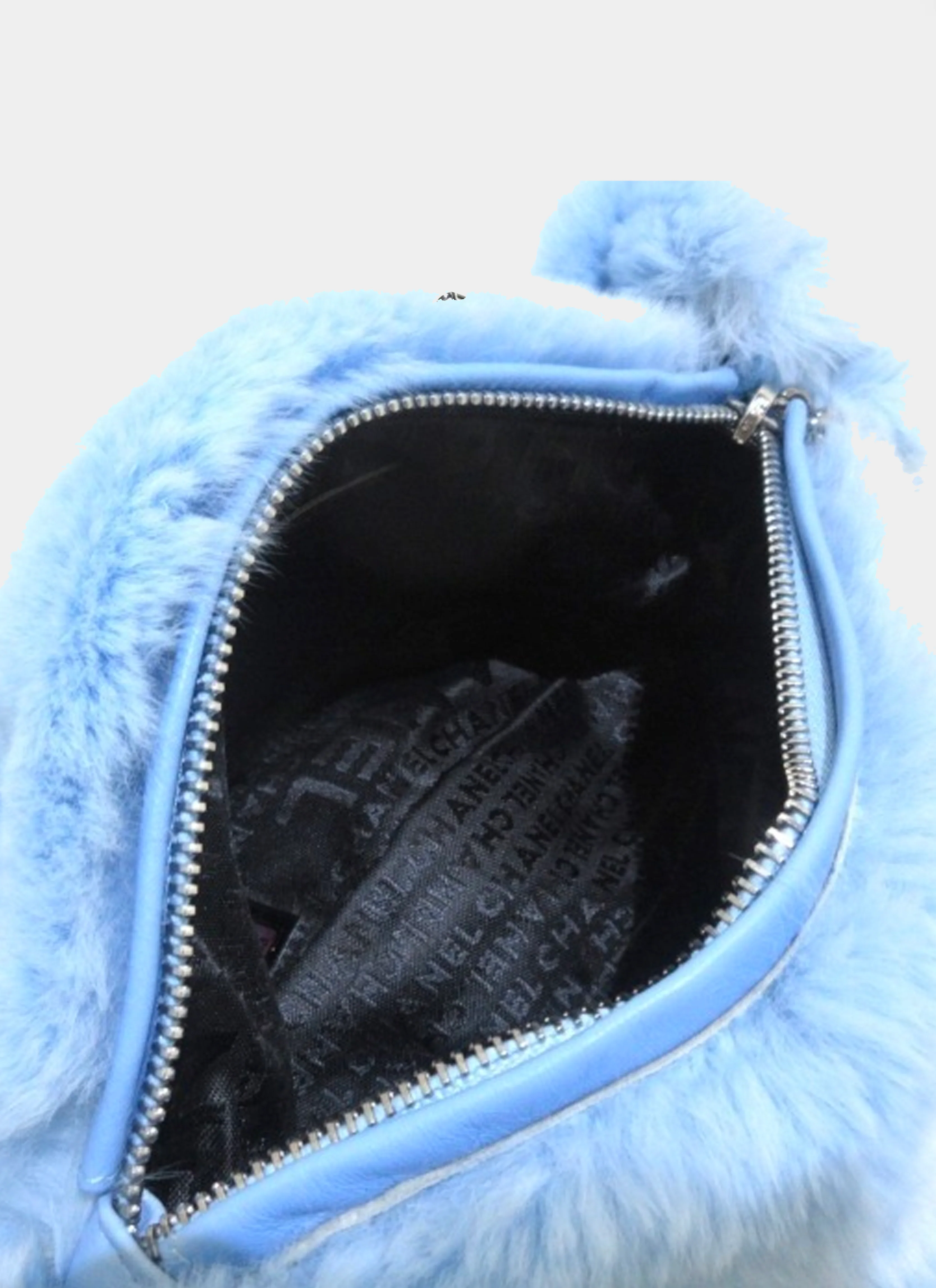 Chanel 2000s Blue Rabbit Fur Rounded Bag - Image 2