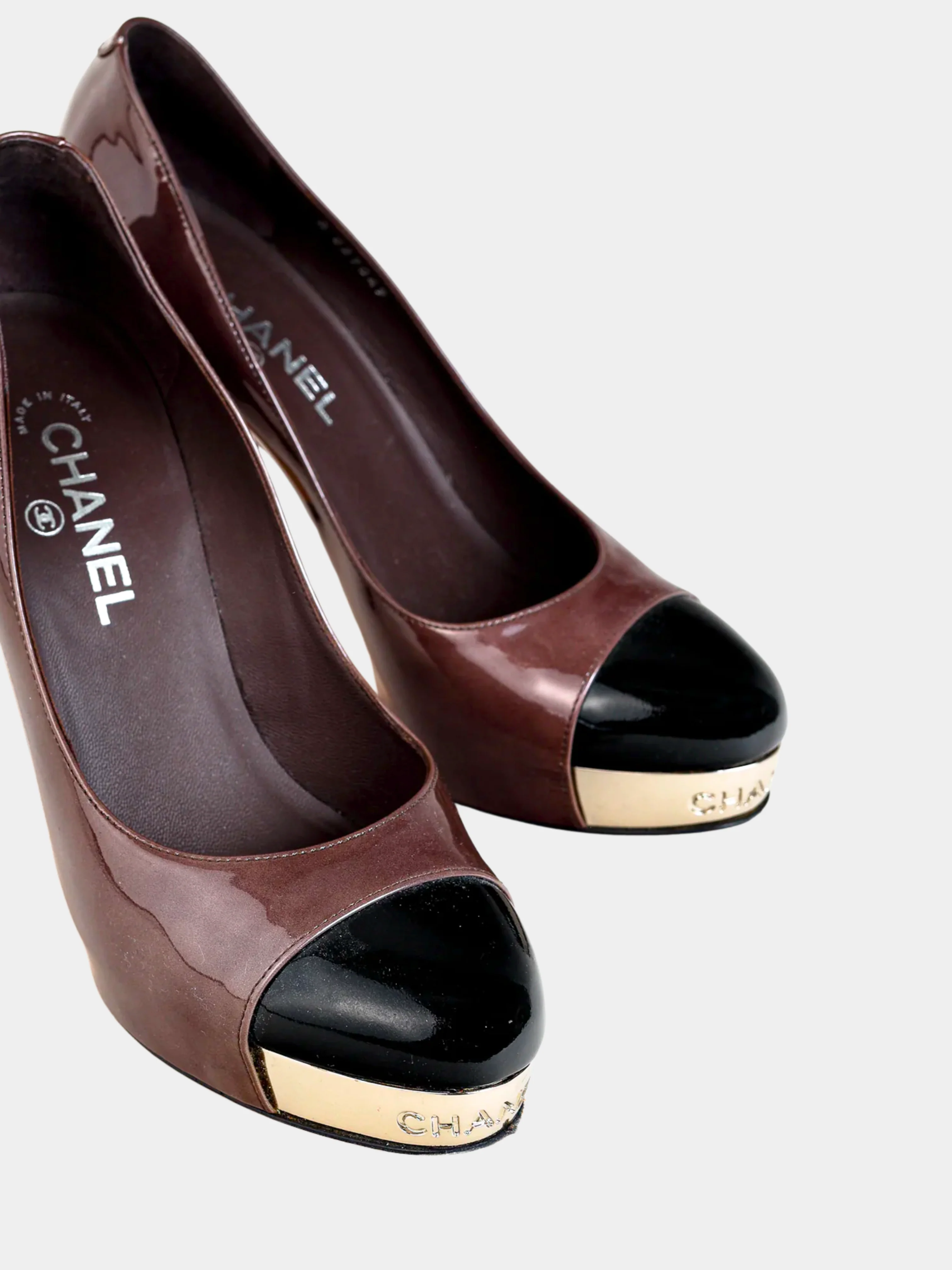 Chanel 2000s Brown Patent Leather Mirror Platform Pumps - Image 4