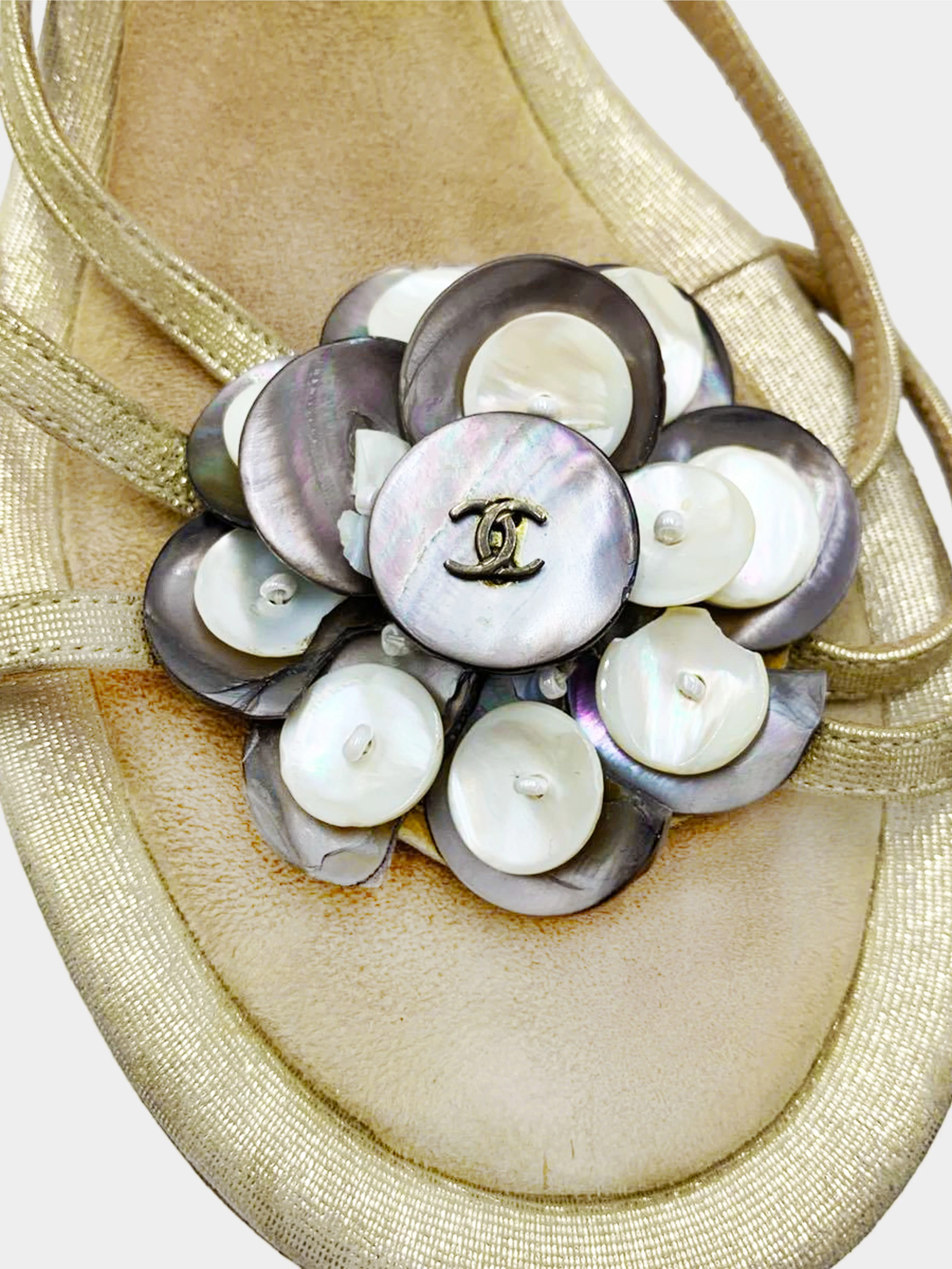 Chanel 2000s Gold and Beige Camellia Heeled Mules - Image 3