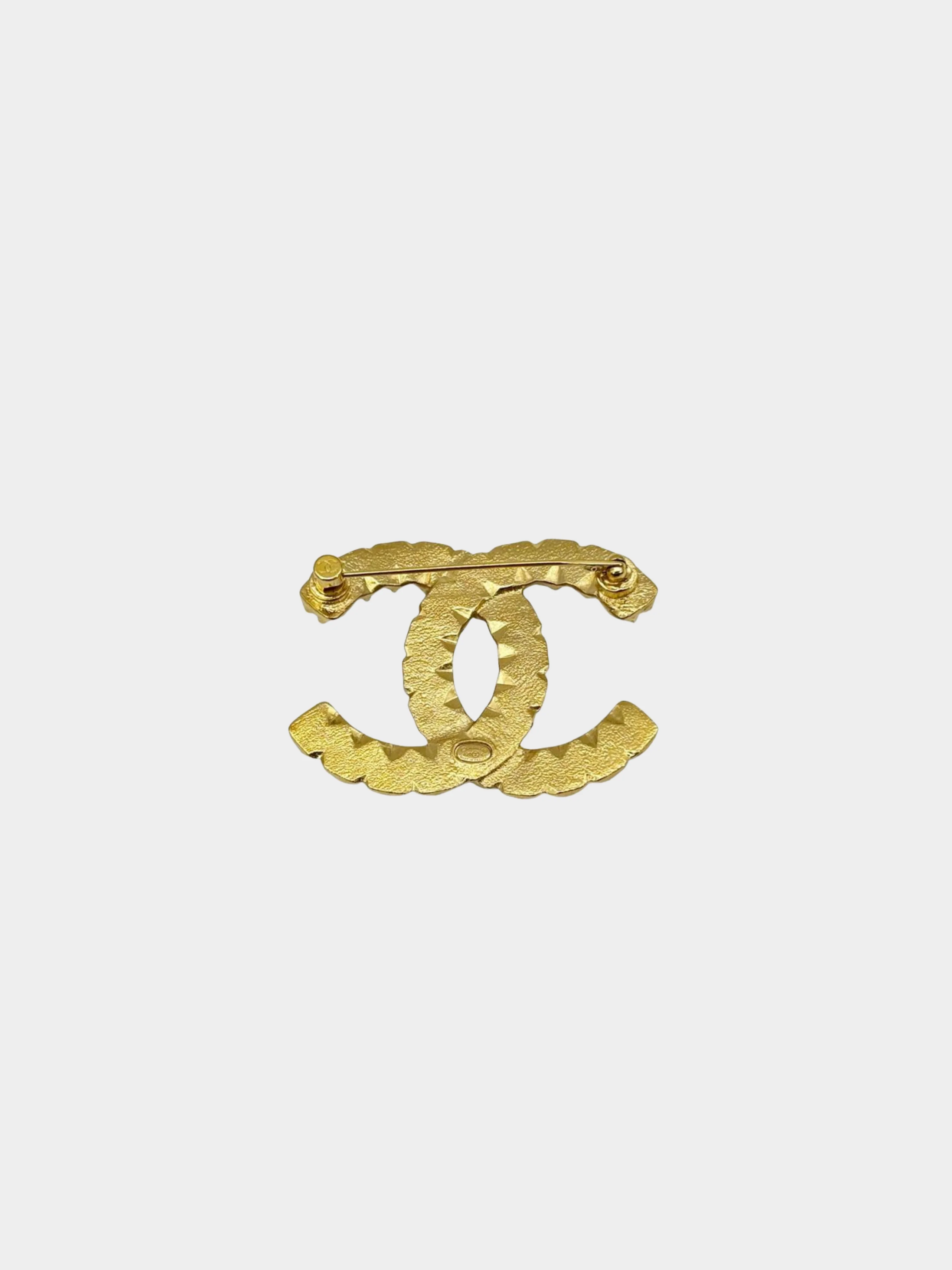 Chanel 2000s Gold CC Metal Brooch - Image 3