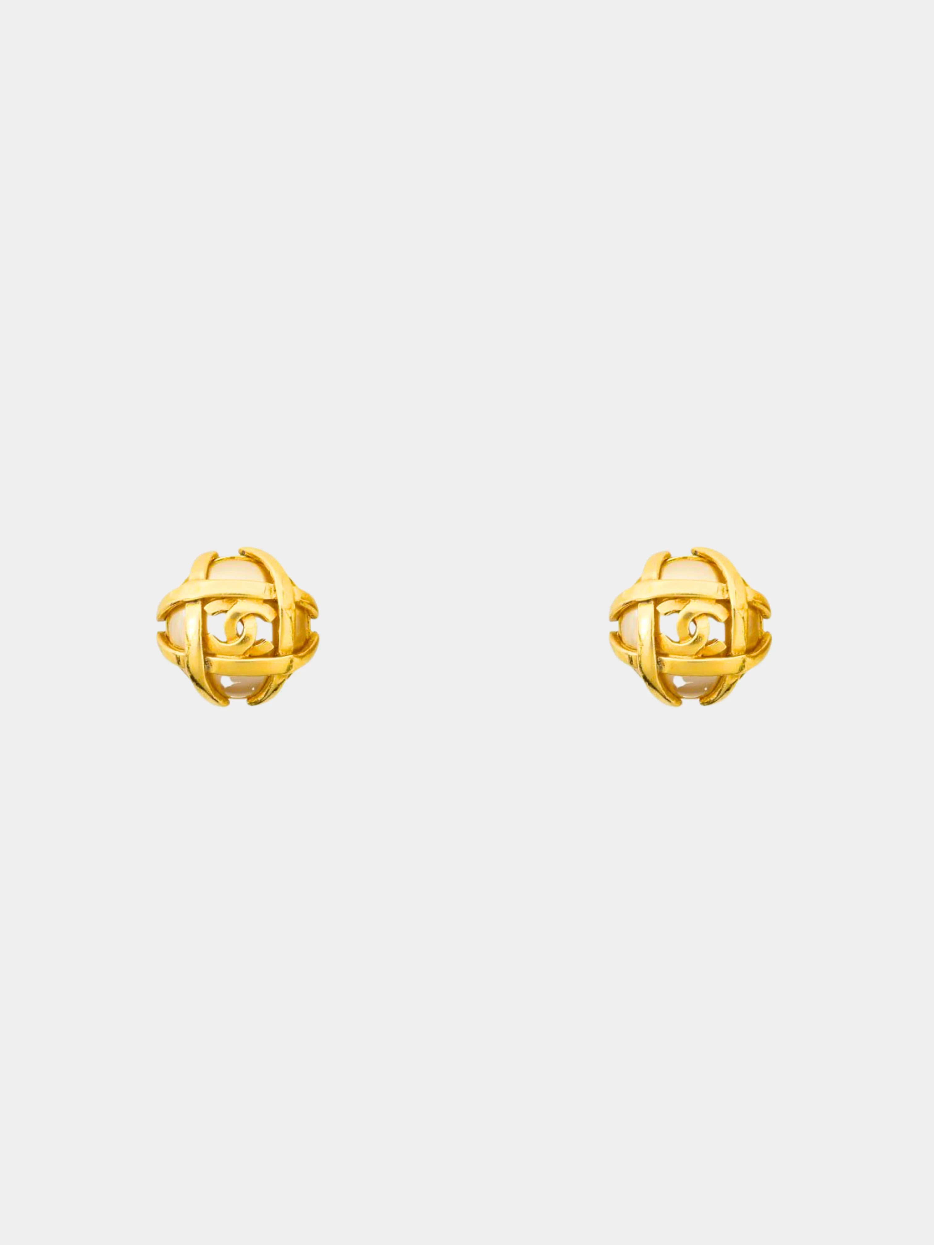 Chanel 2000s Gold CC Pearl Clip-on earrings
