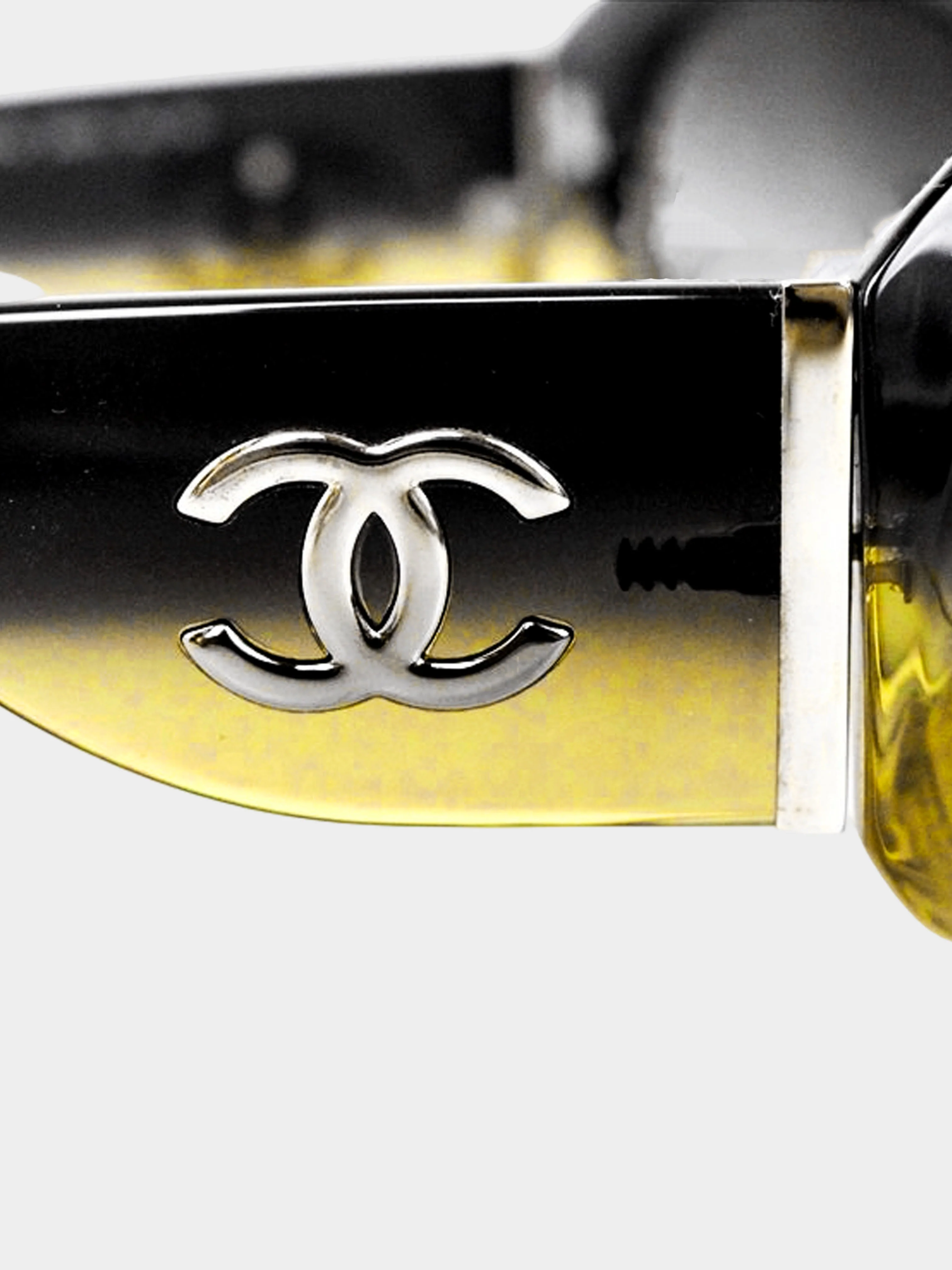 Chanel 2000s Green and Black Gradient Sunshine Oversized Sunglasses - Image 4