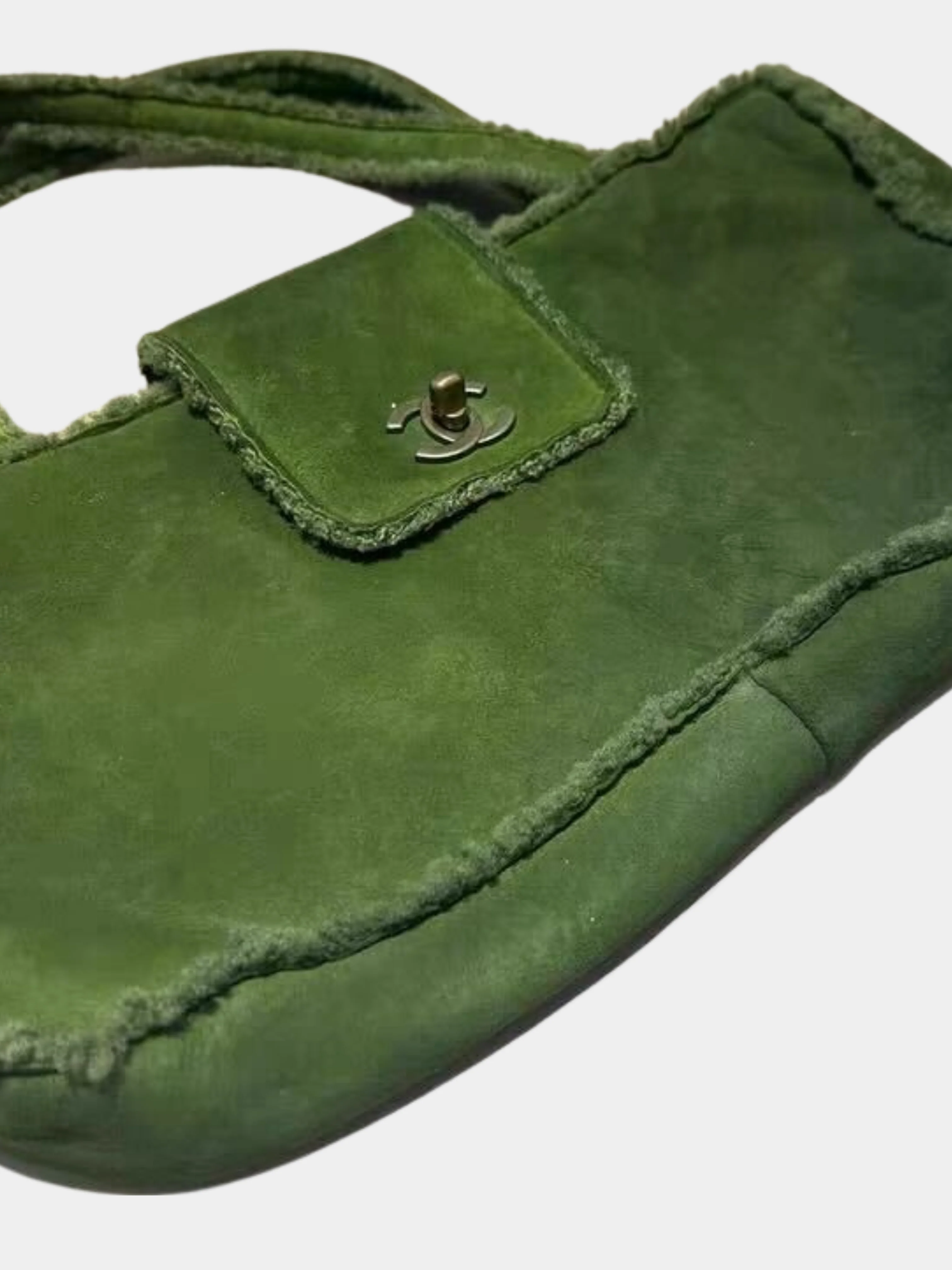 Chanel 2000s Green Shearling Leather Tote Bag - Image 2