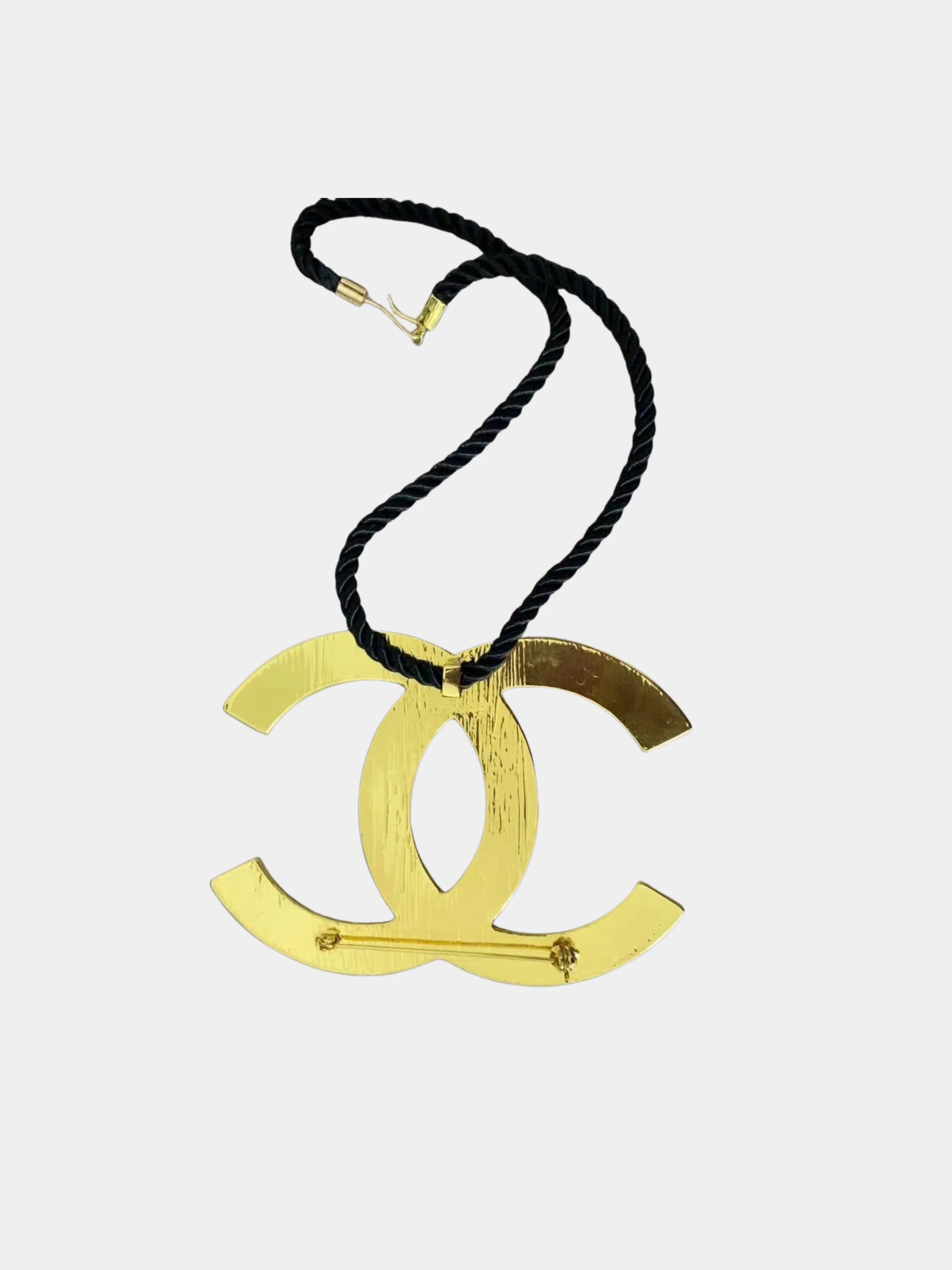 Chanel 2008 Oversized Croc-Embossed CC Gold-Tone Pendant Necklace - Image 2