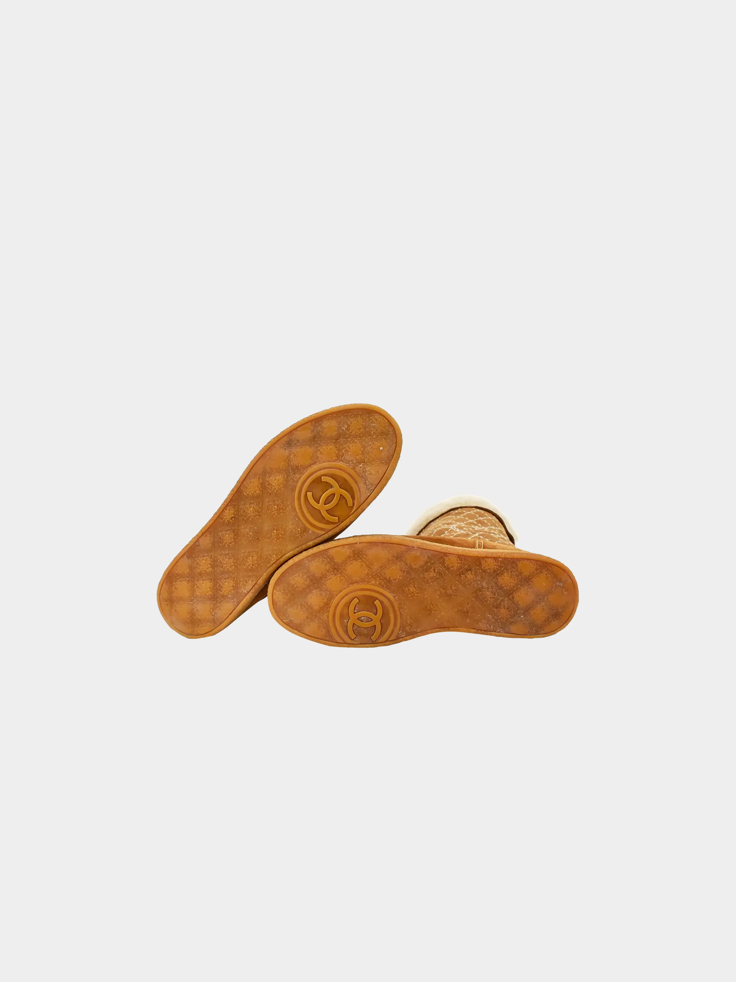 Chanel 2000s Shearling Logo Boots - Image 4