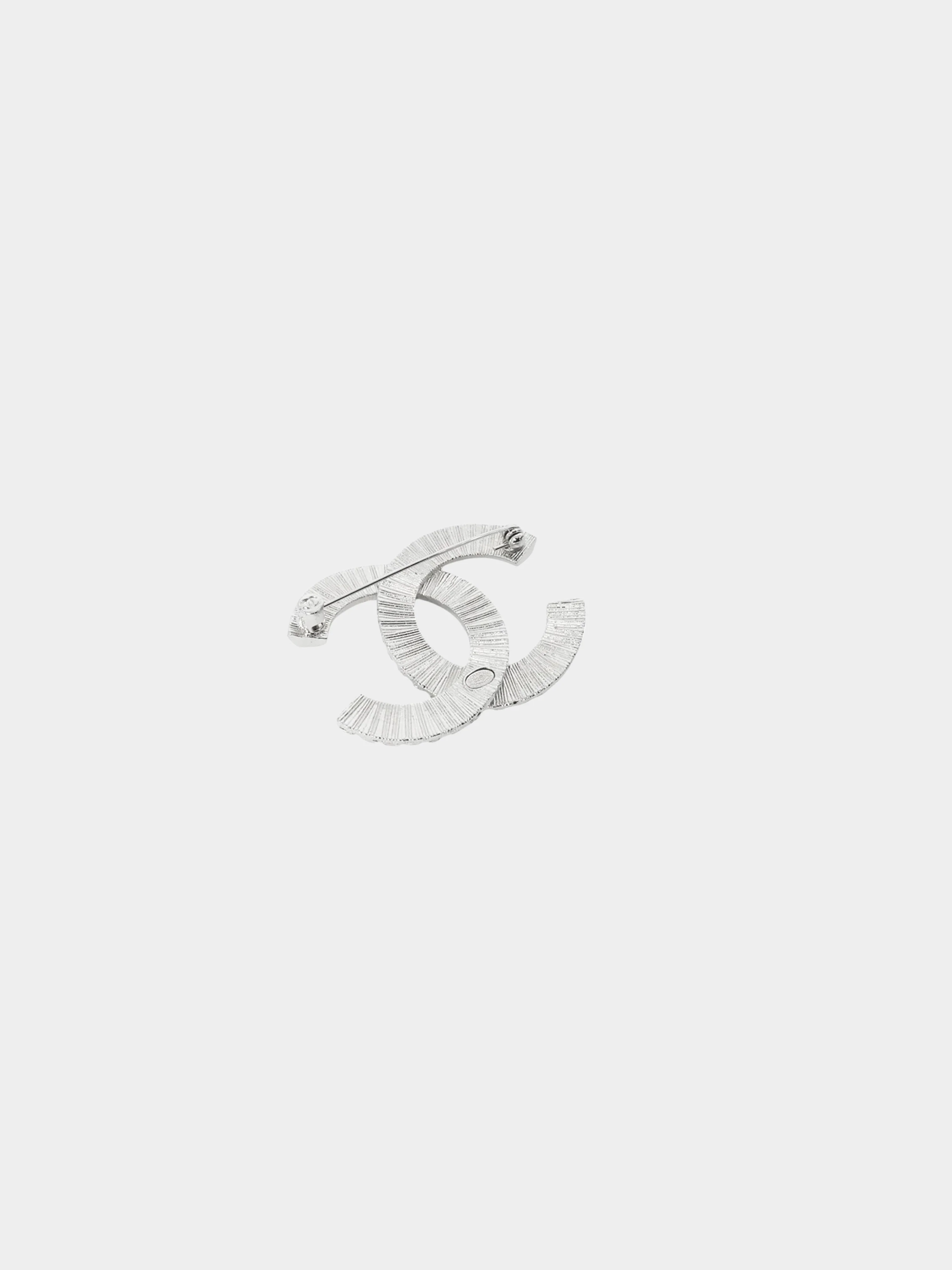 Chanel 2000s Silver Baguette Crystal Embellished CC Brooch - Image 2