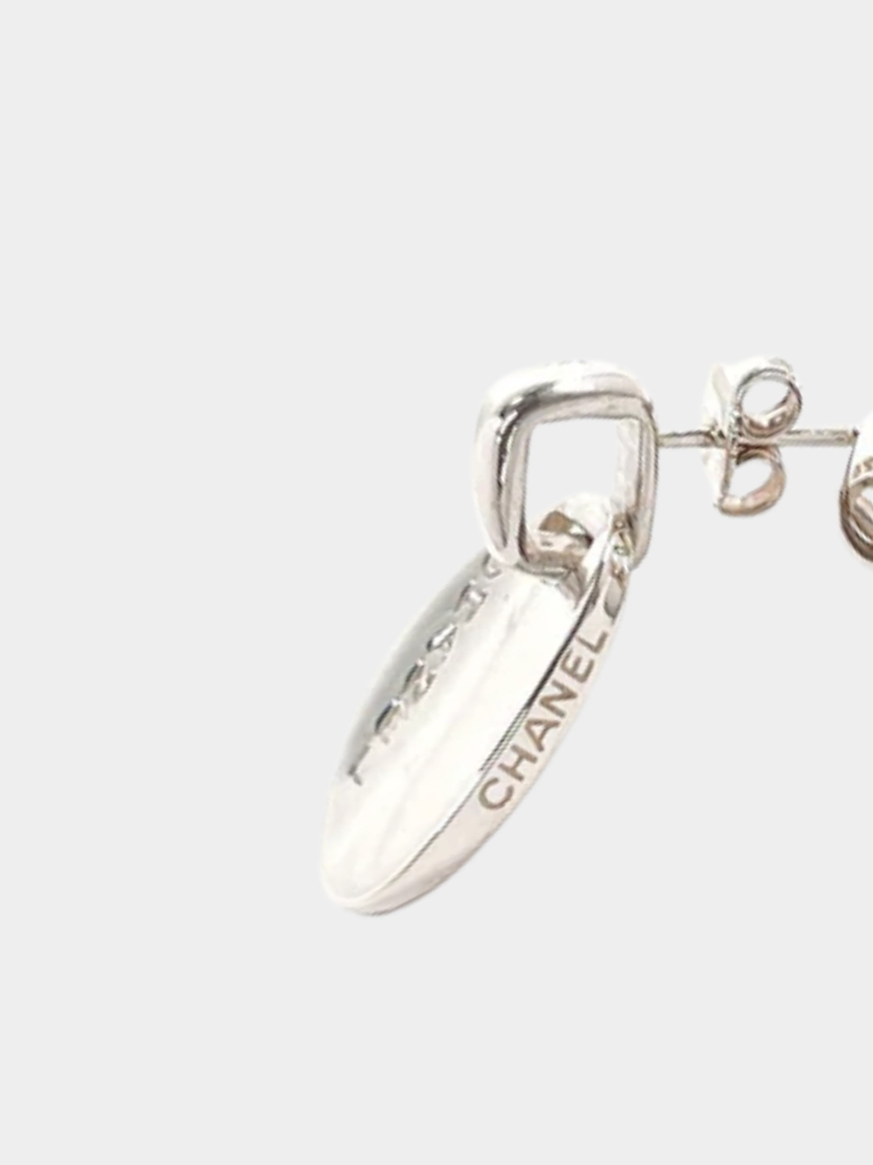 Chanel 2000s Silver Oval Drop Earrings - Image 3