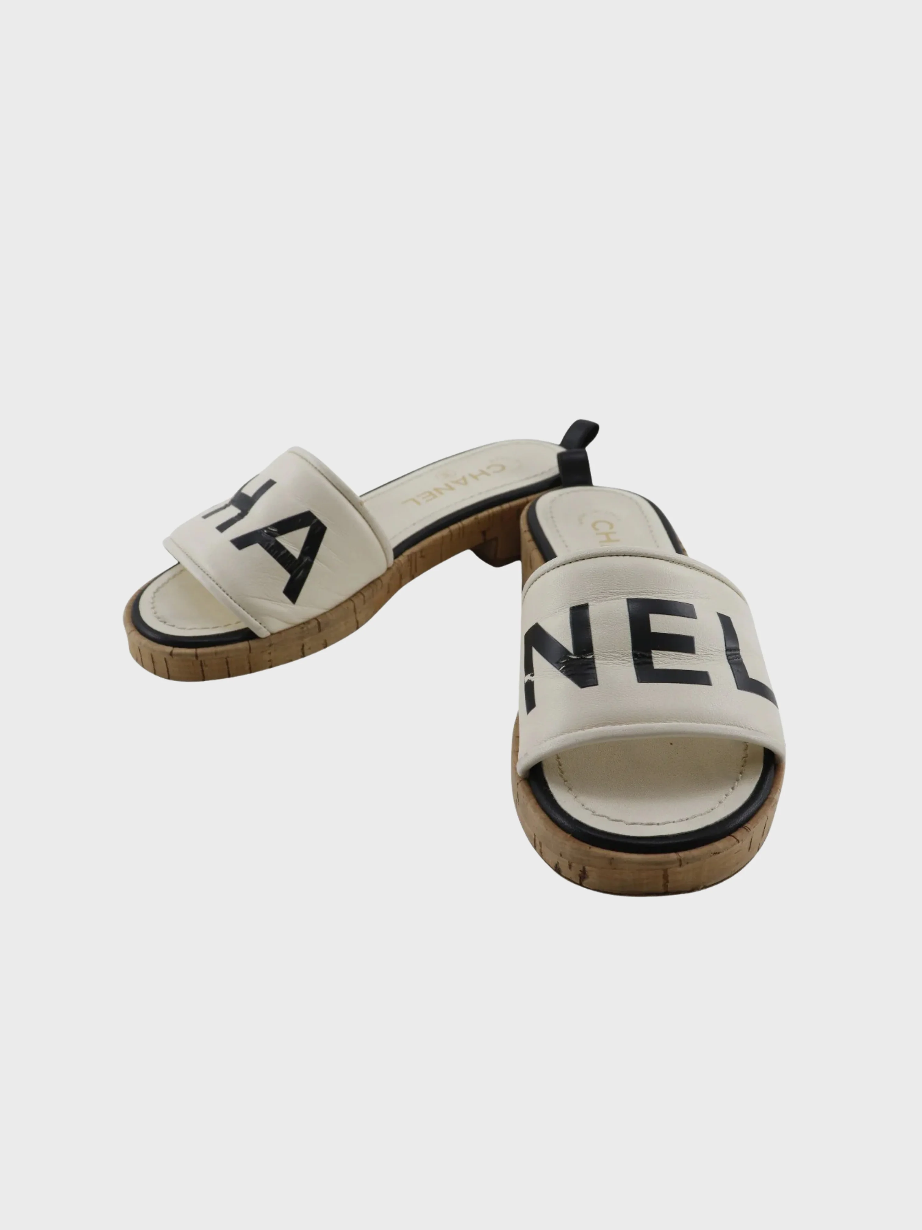 Chanel 2000s White Black Leather Cork Logo Mules - Image 2