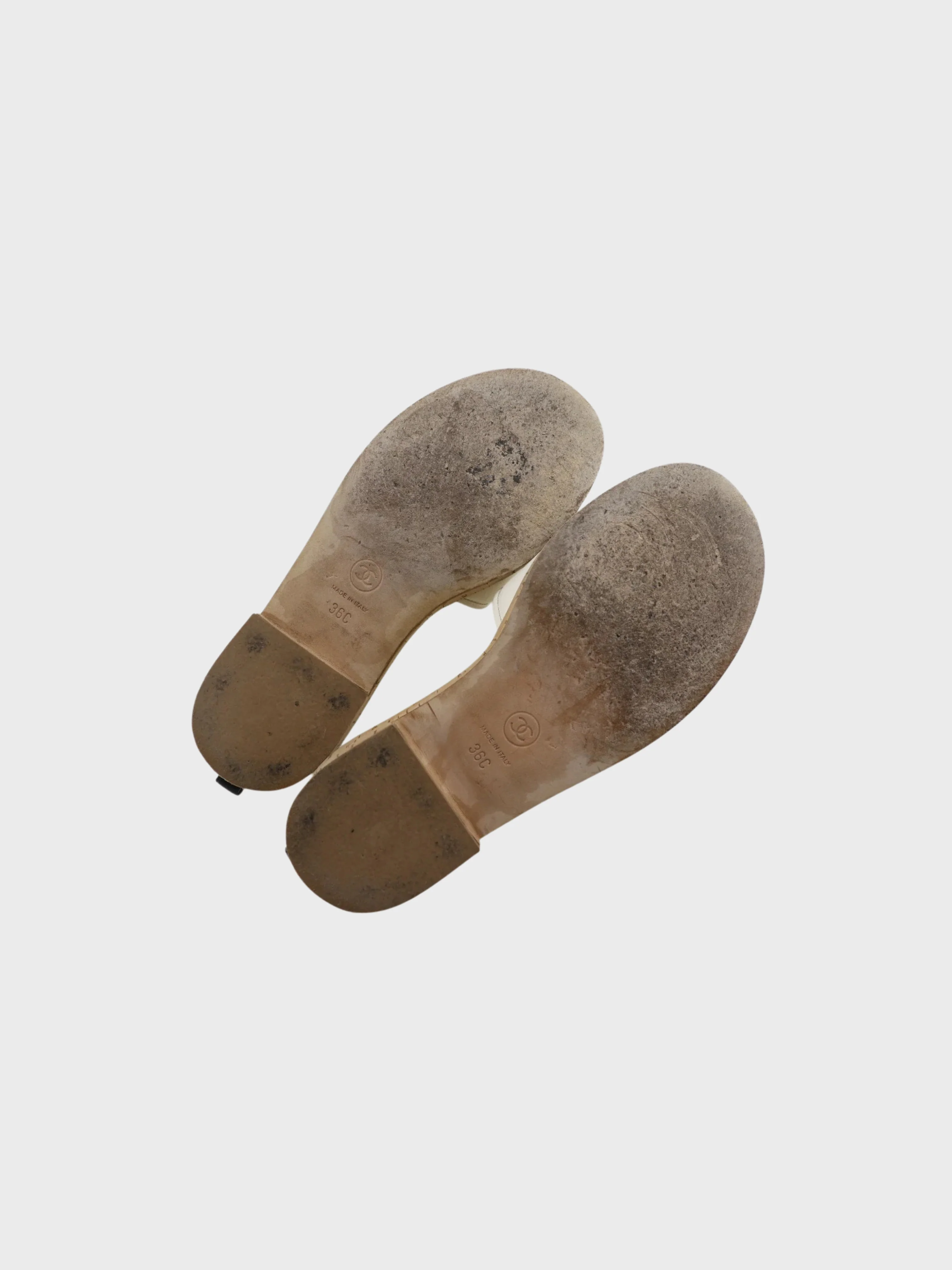 Chanel 2000s White Black Leather Cork Logo Mules - Image 5
