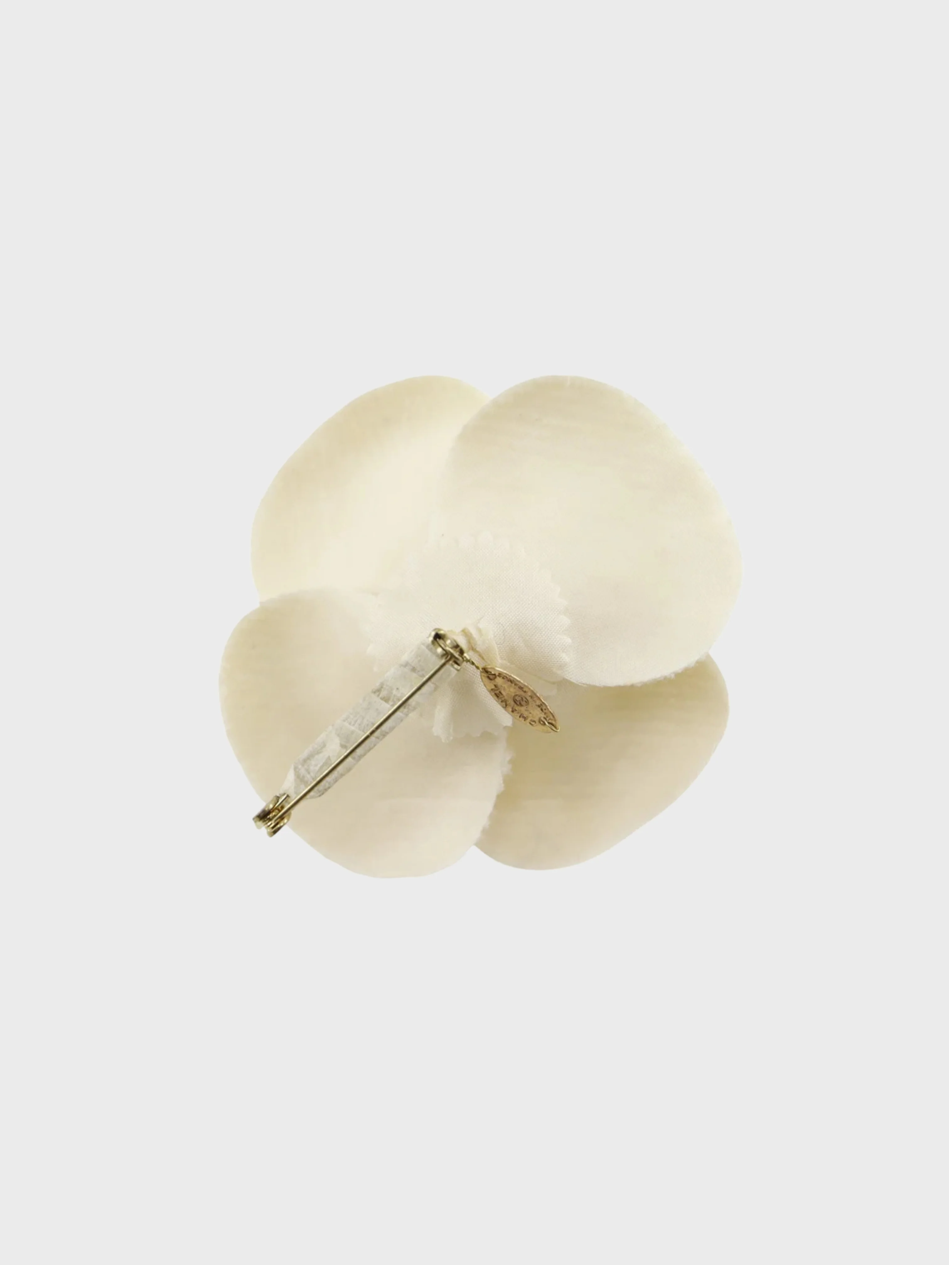 Chanel 2000s White Cotton Camellia Flower Corsage Brooch - Image 2