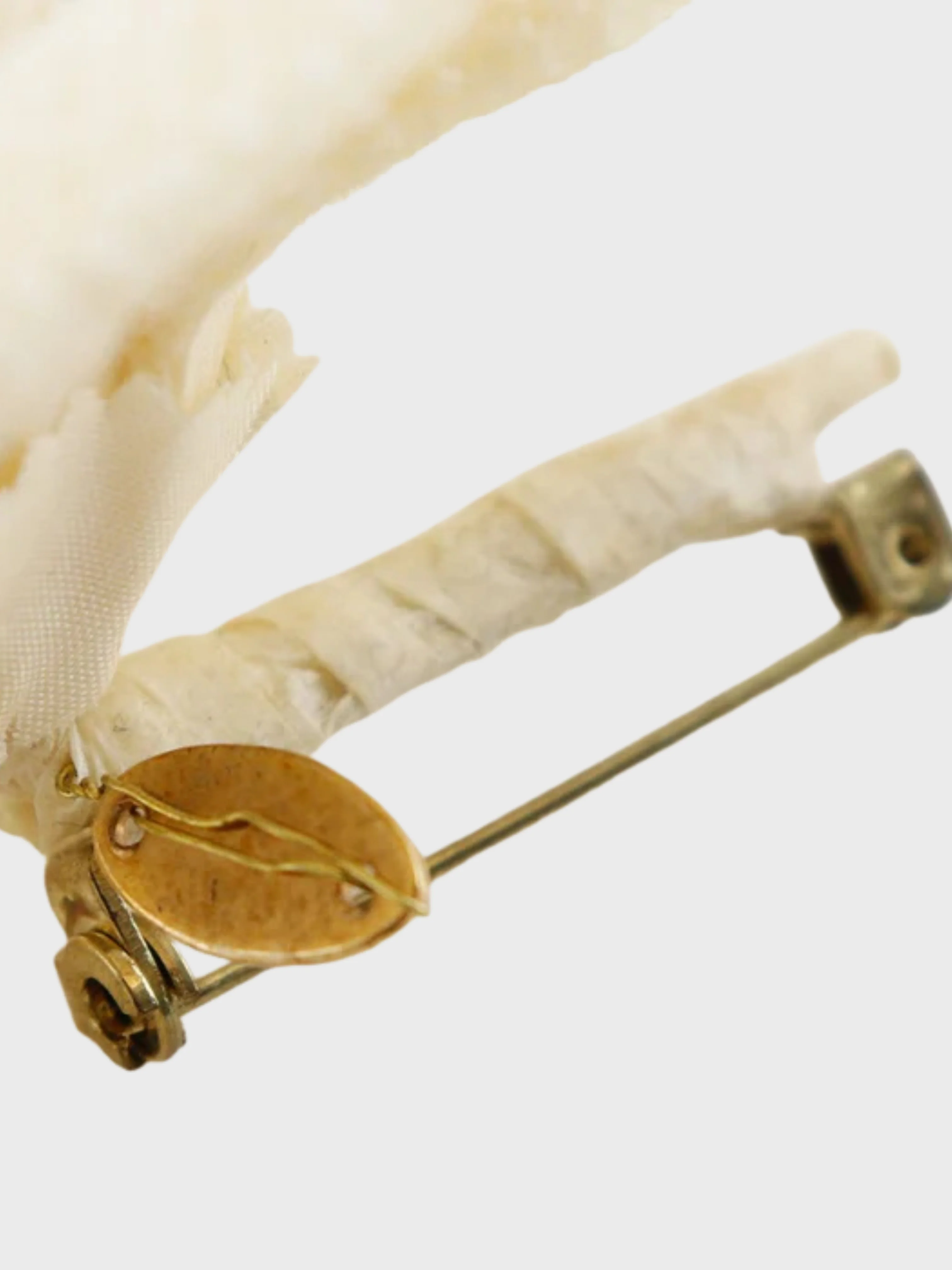 Chanel 2000s White Cotton Camellia Flower Corsage Brooch - Image 5