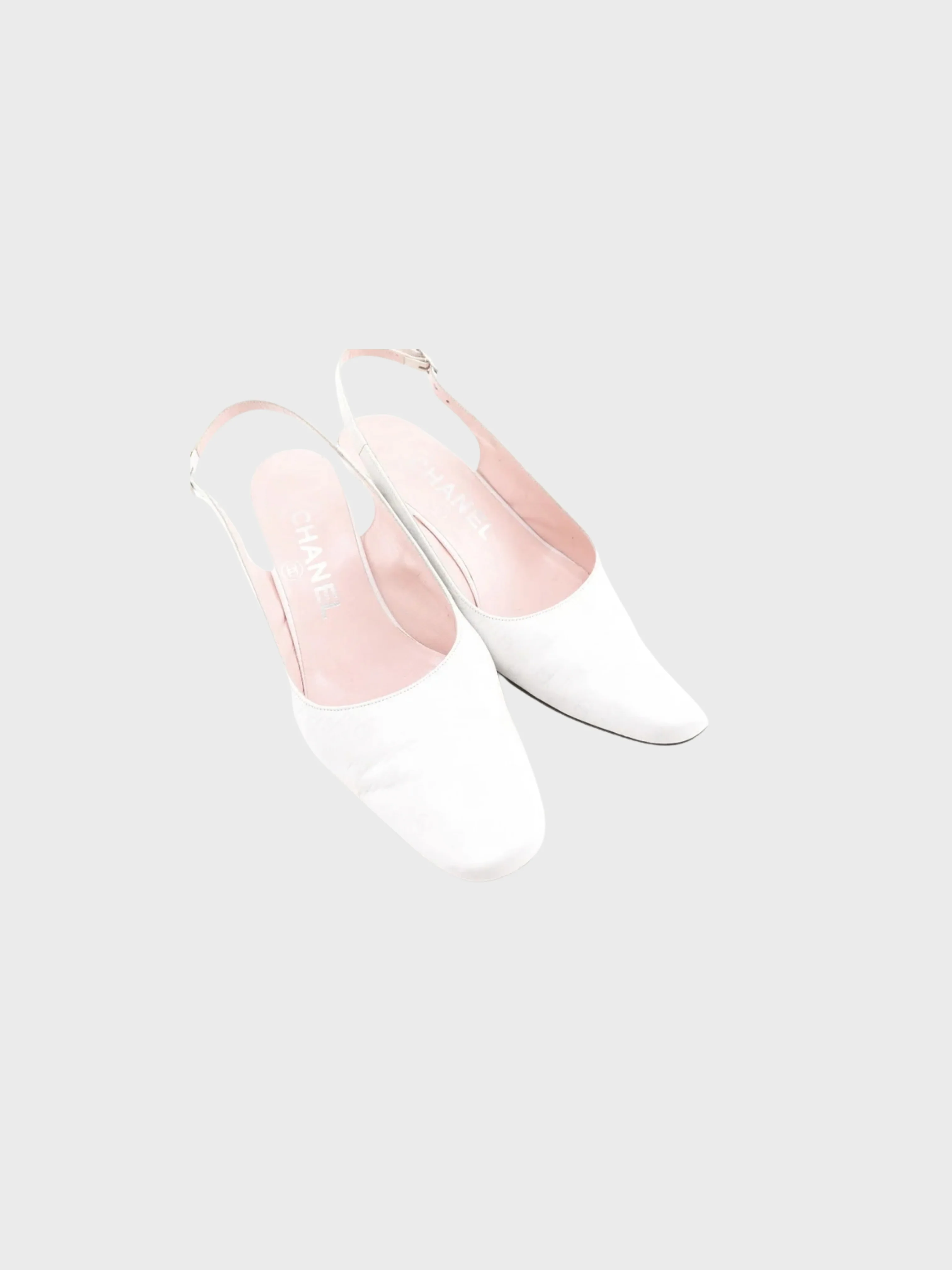 Chanel 1990s White Leather CC Backstrap Pumps - Image 4