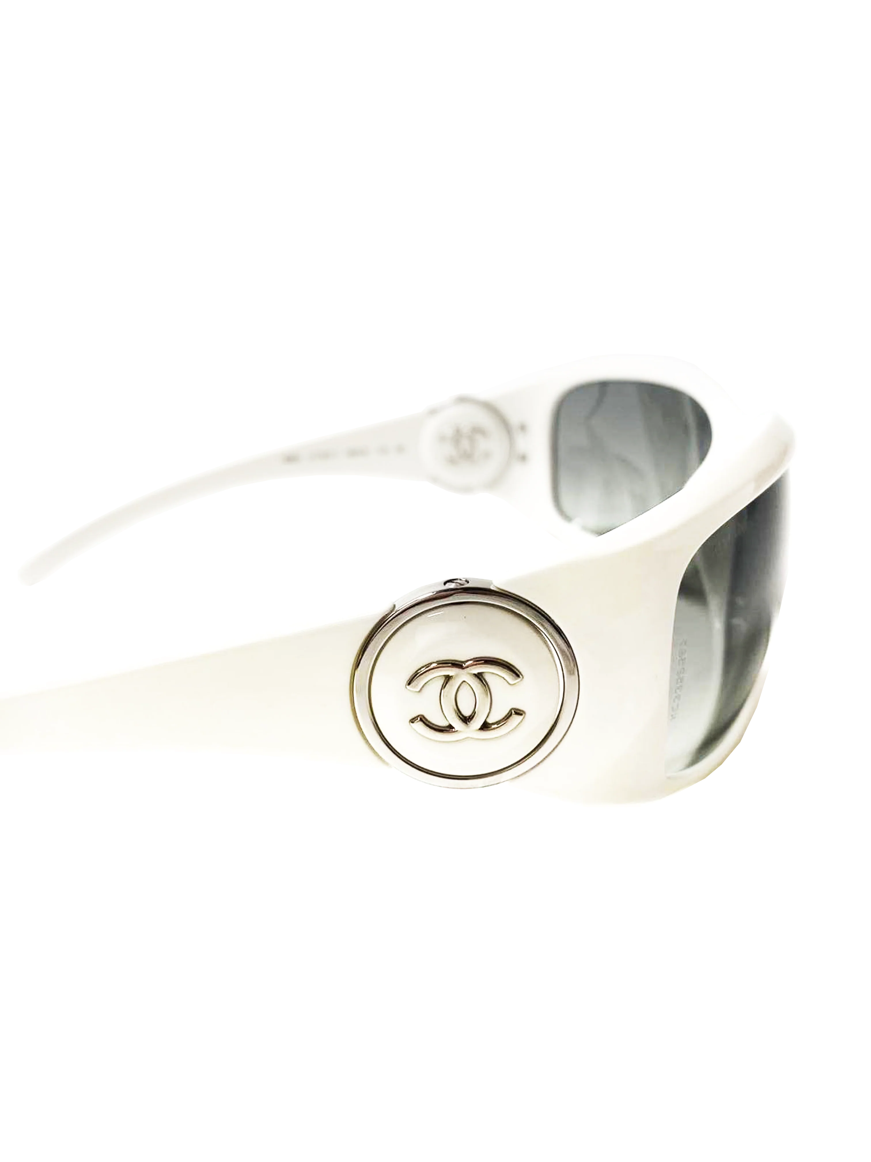Chanel 2000s White Rectangle Ombre Lens Sunglasses - Image 3