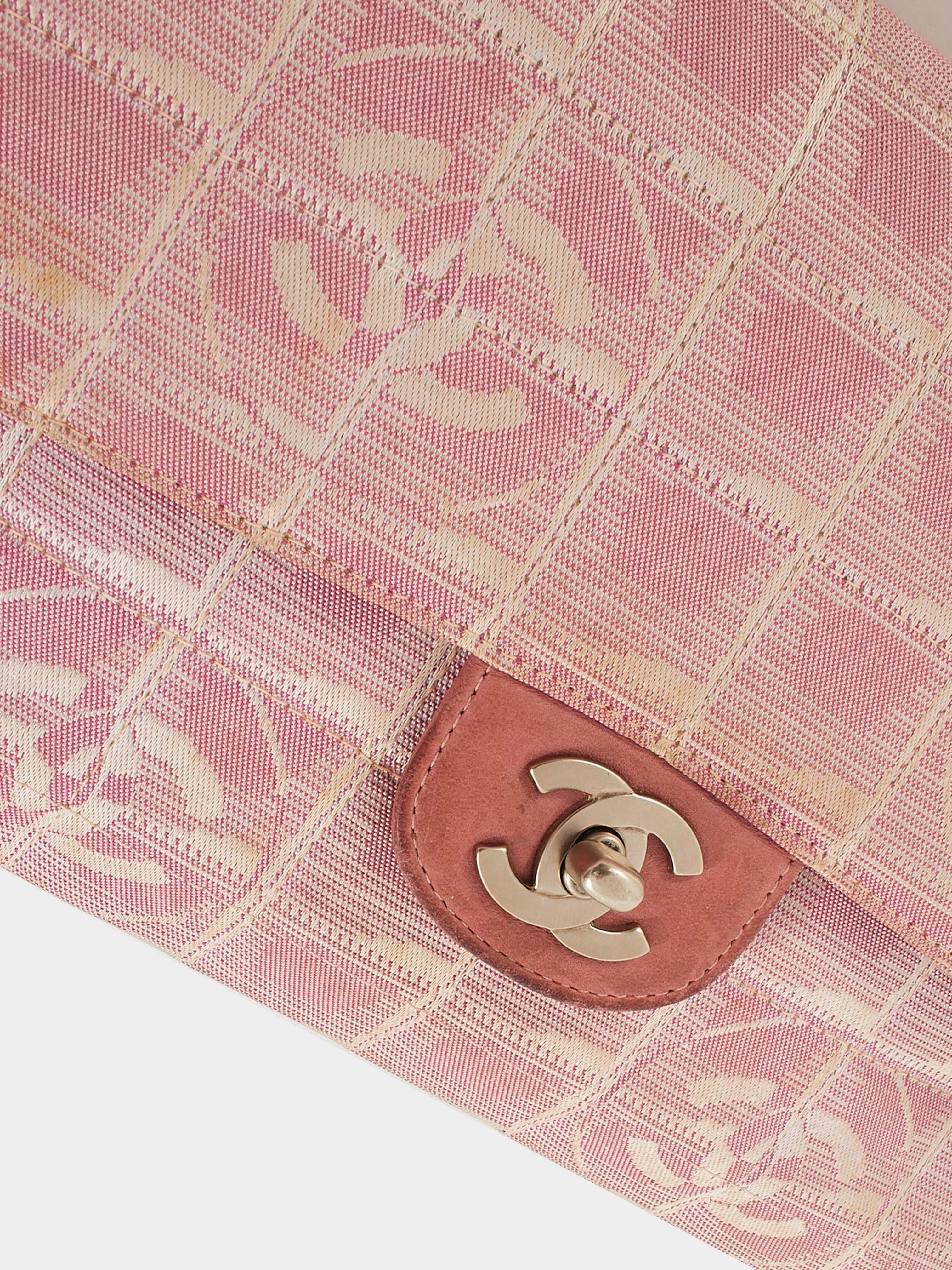 Chanel 2001 Travel Linge Pink Flap Bag - Image 3